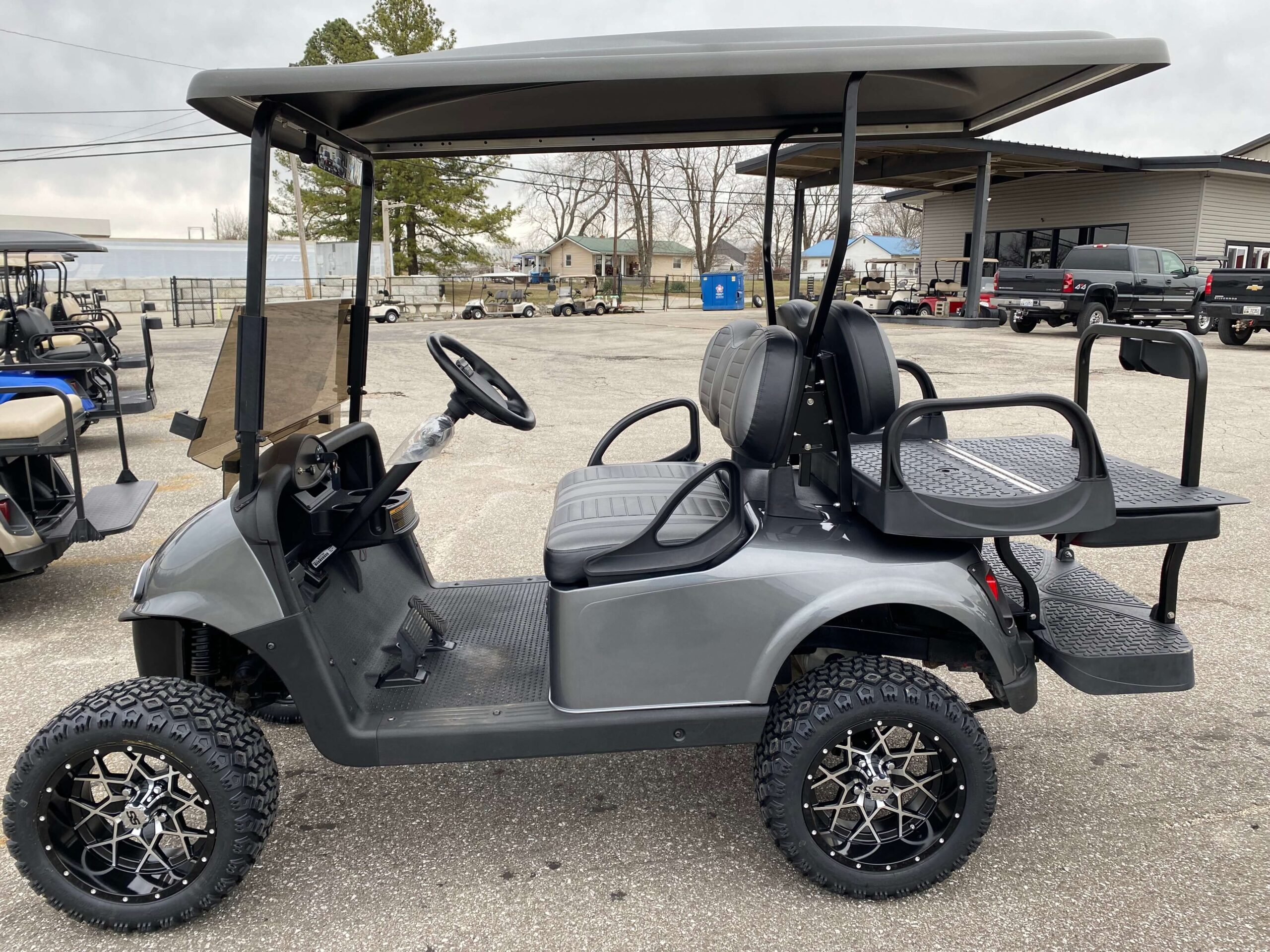 2018 EZGO RXV photo 6