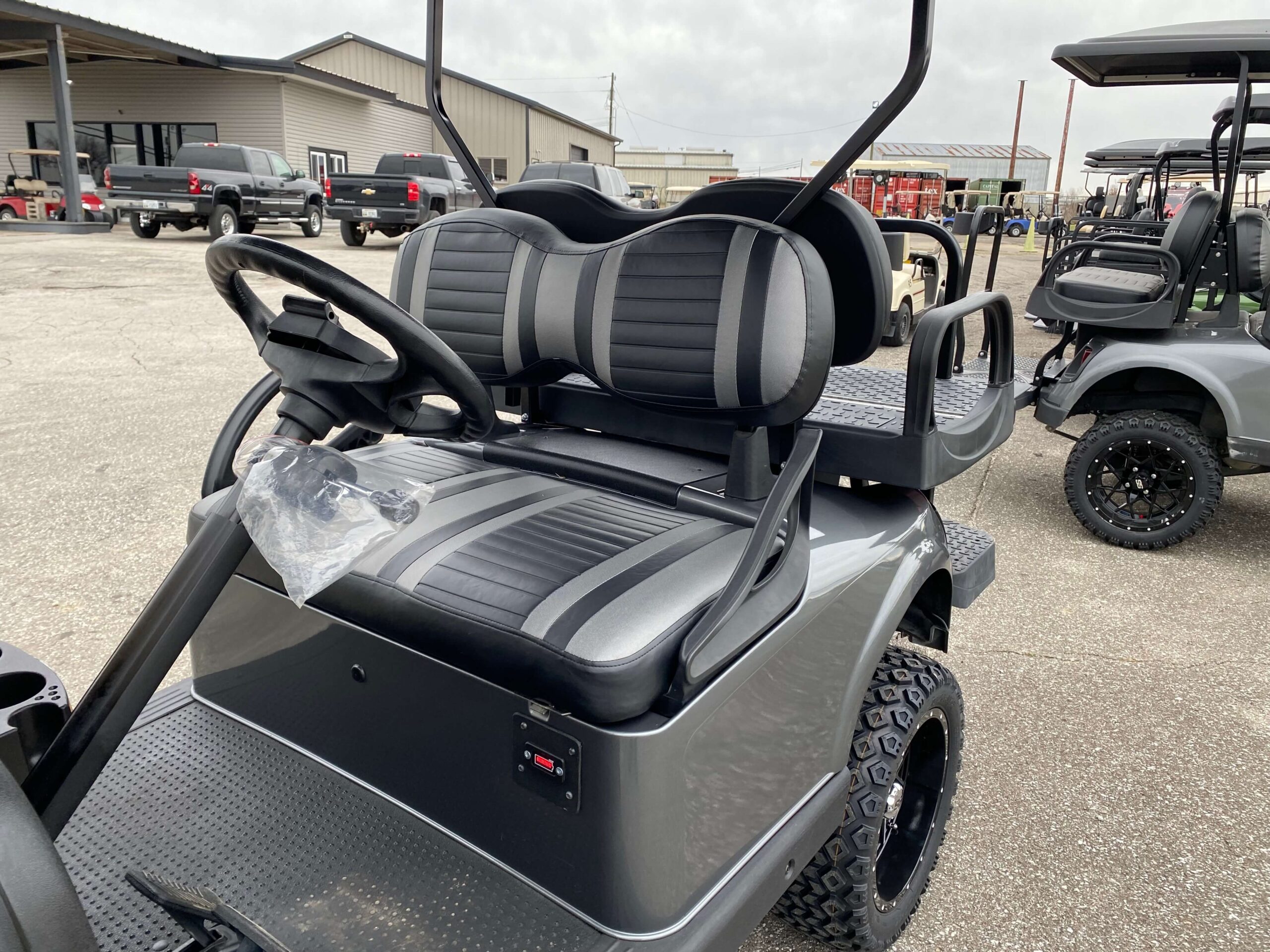 2018 EZGO RXV photo 8