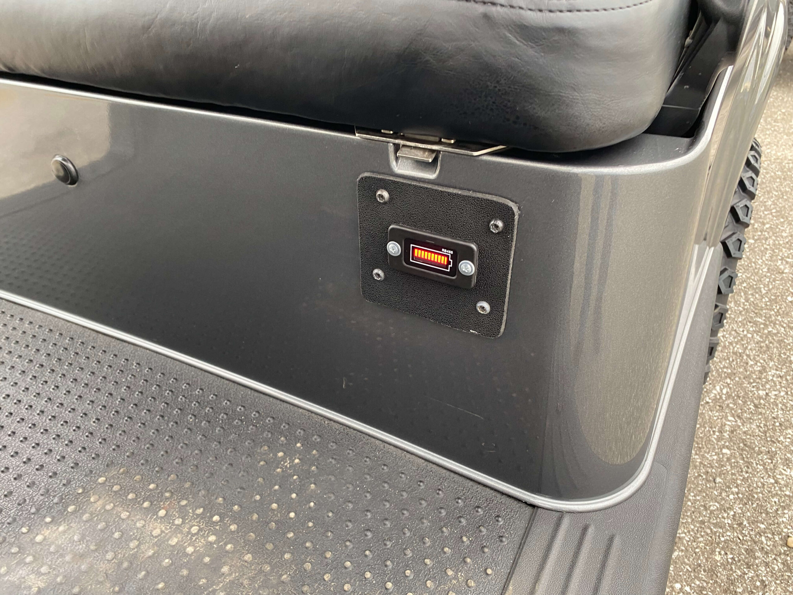 2018 EZGO RXV photo 9