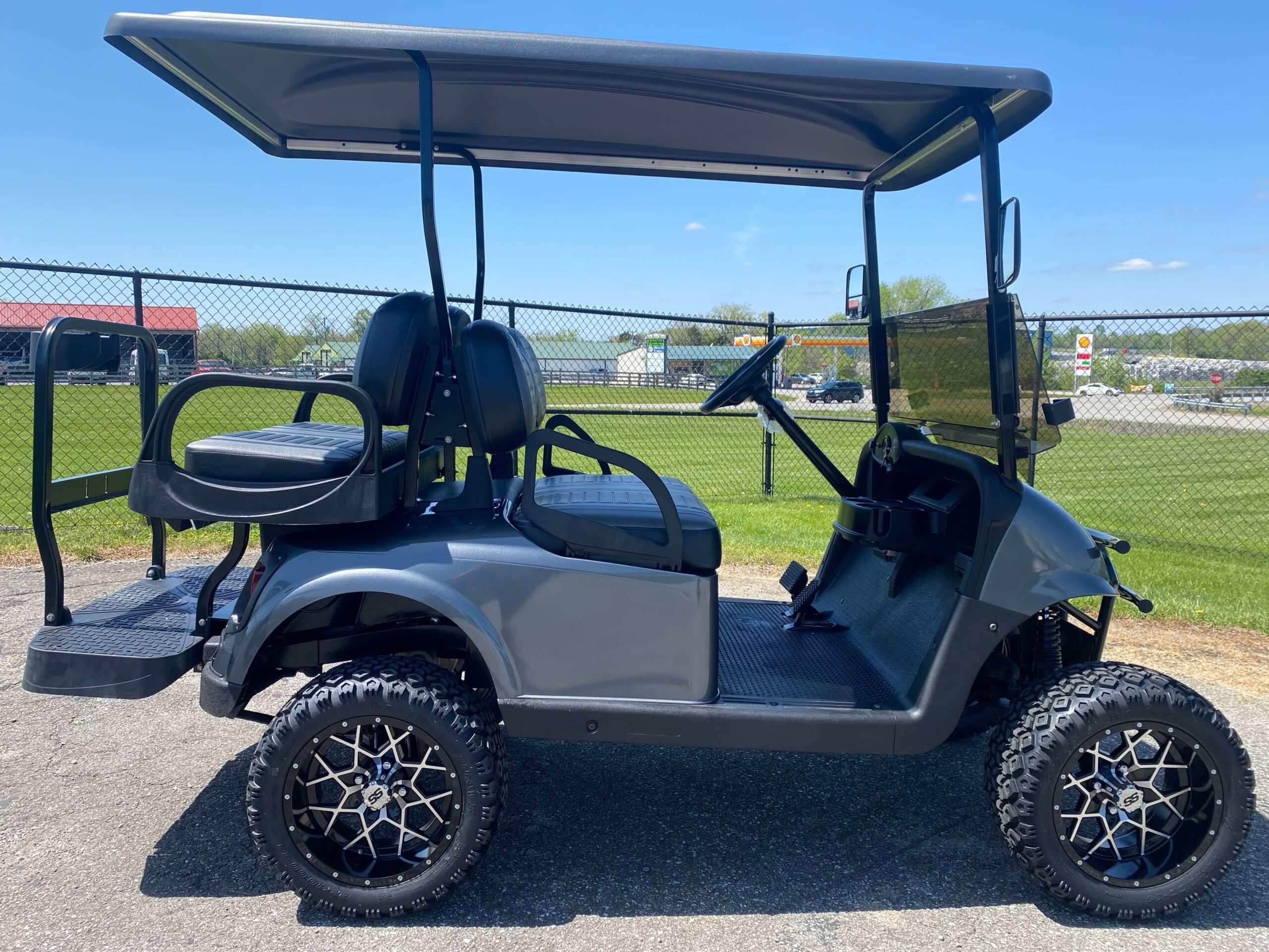 2018 EZGO RXV