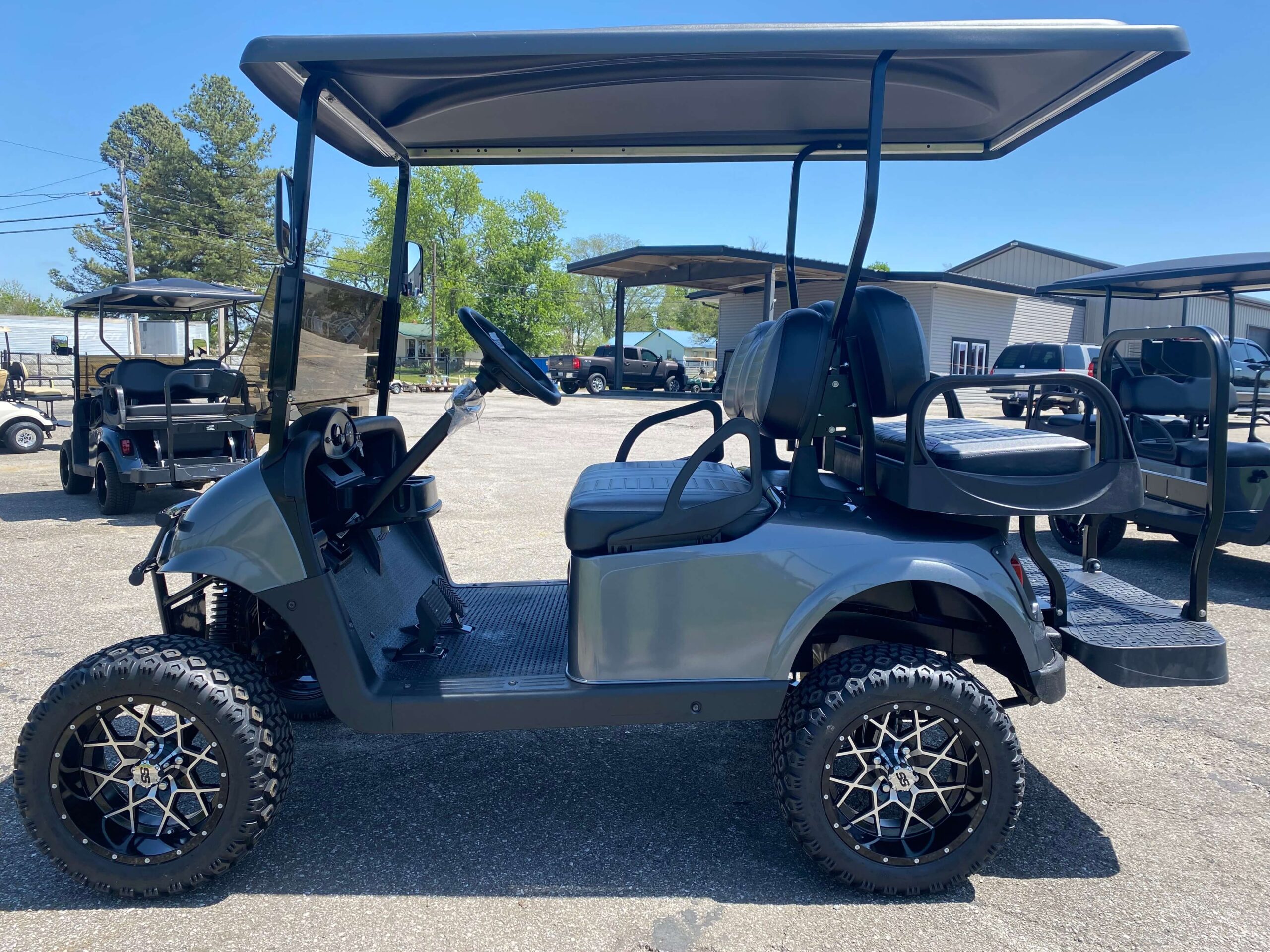 2018 EZGO RXV photo 5
