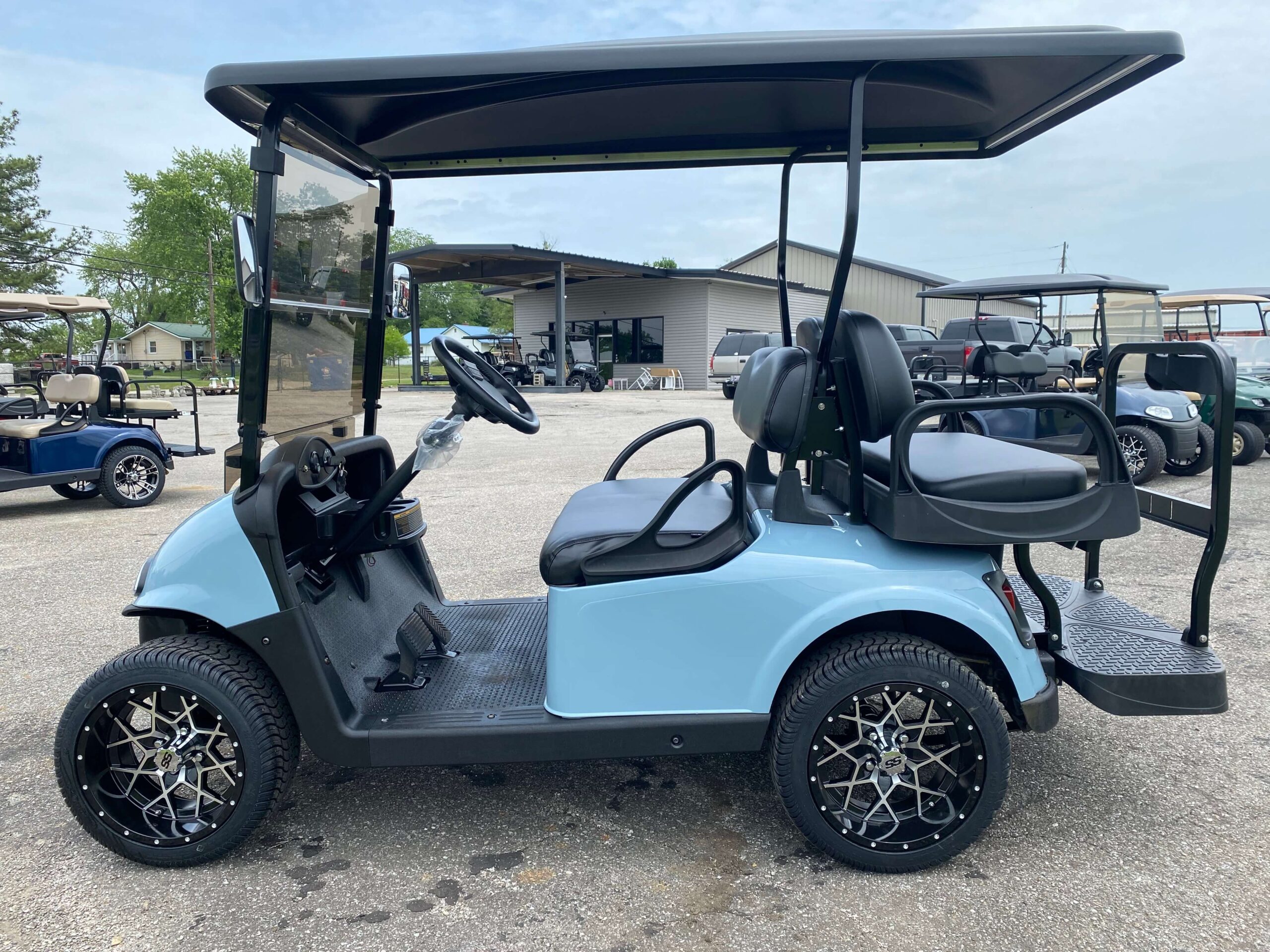 2017 EZGO RXV photo 6