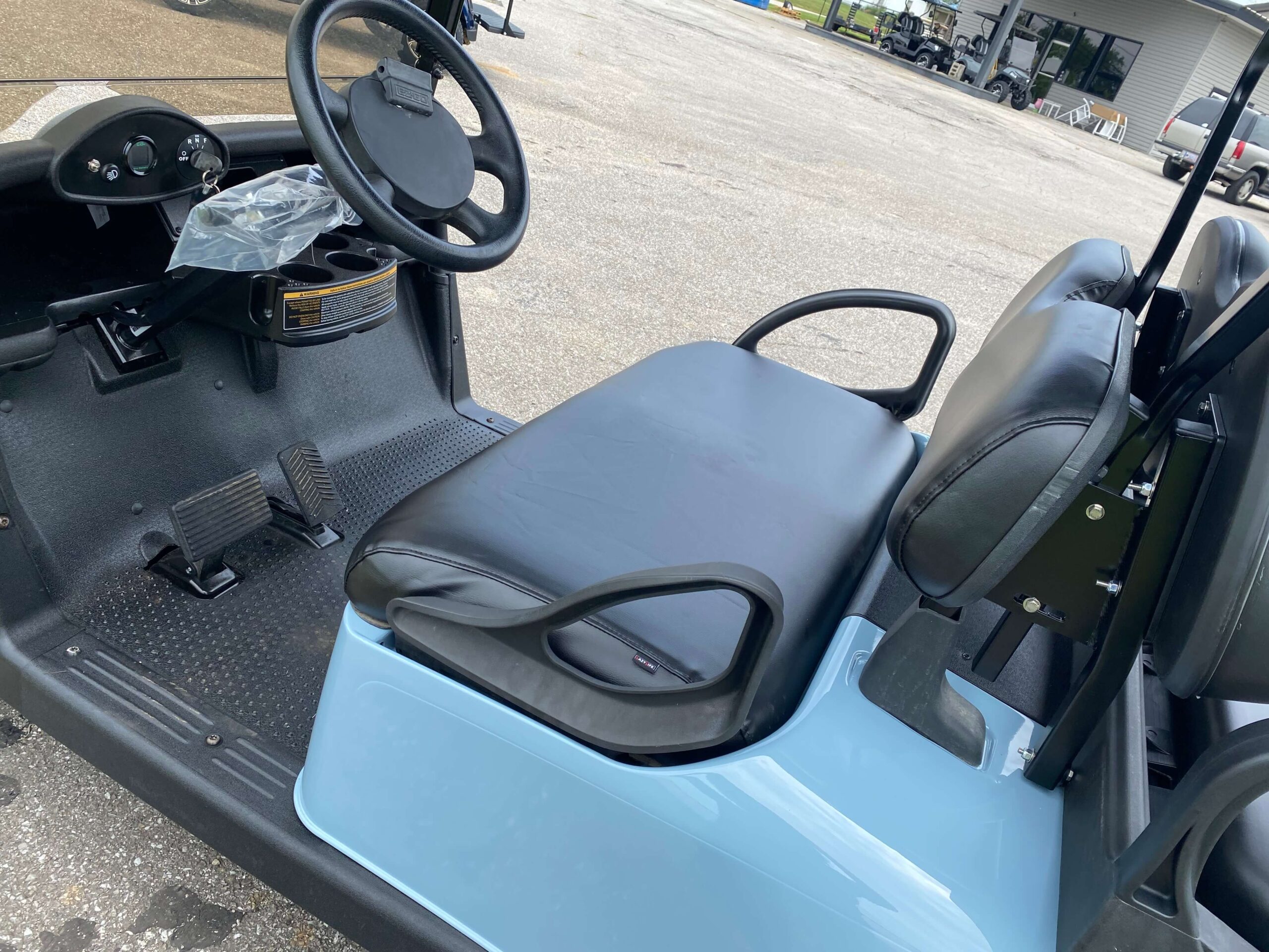 2017 EZGO RXV photo 7