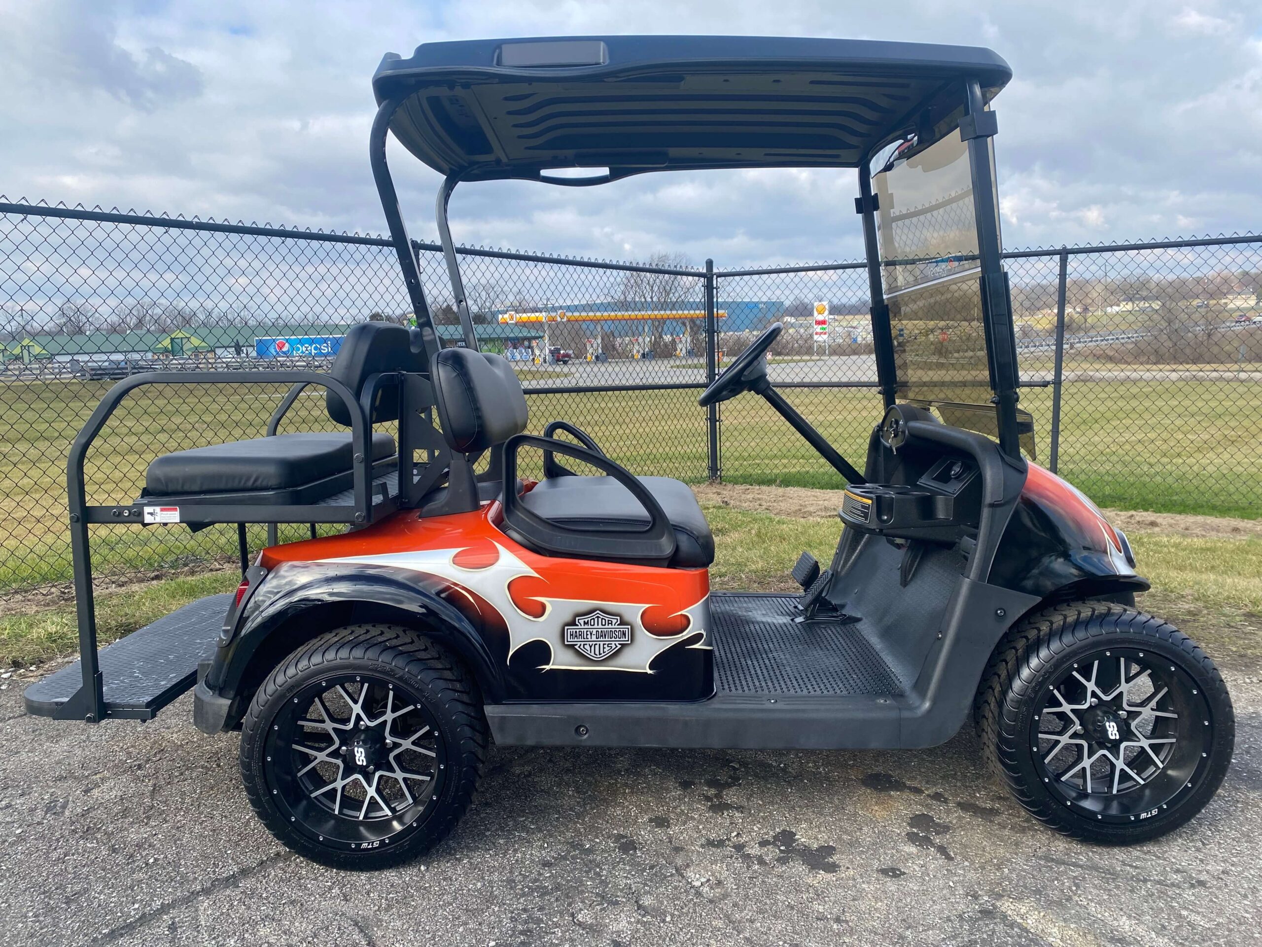 2017 EZGO RXV photo 2