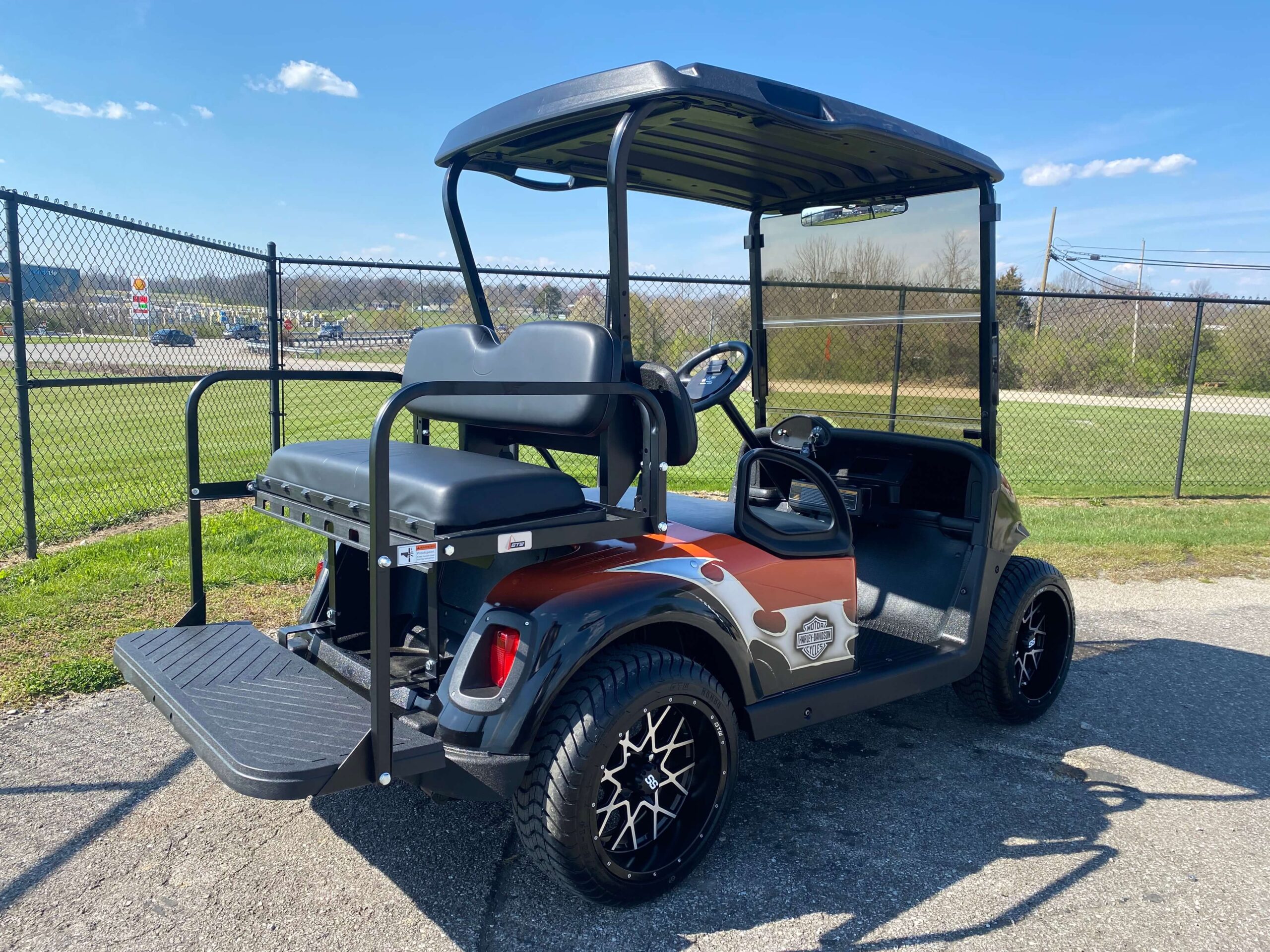 2018 EZGO RXV photo 3