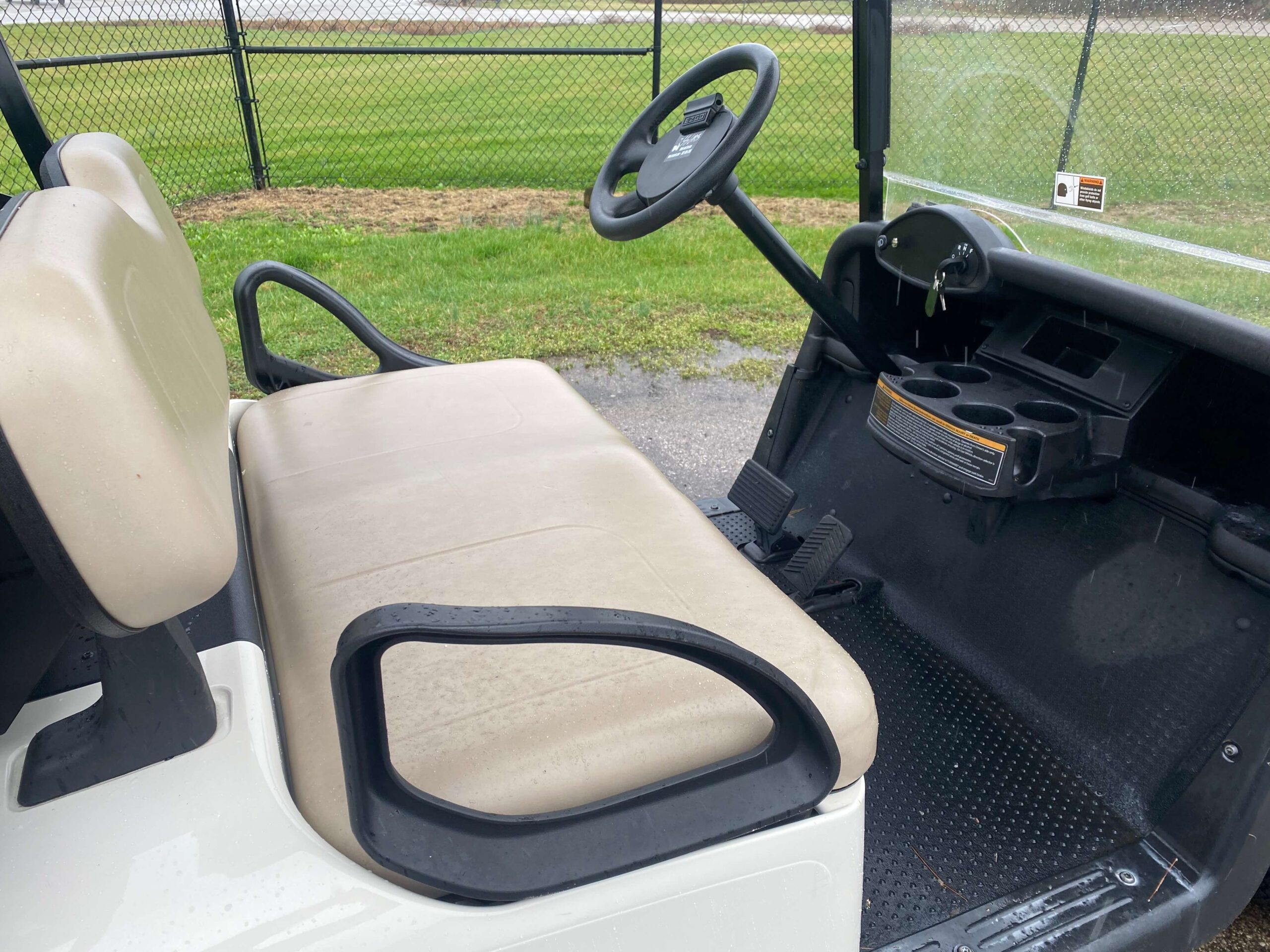 2018 EZGO RXV photo 4