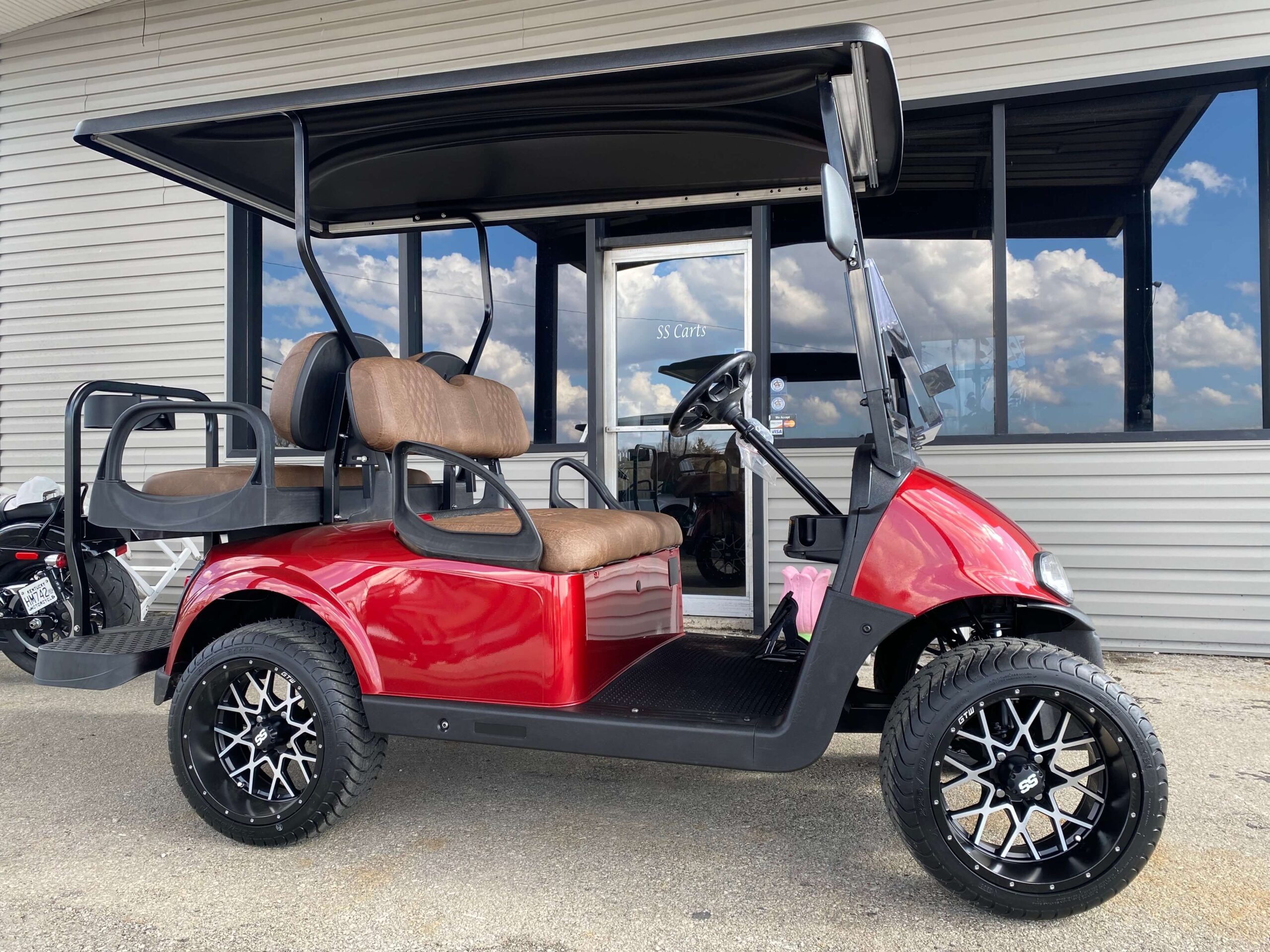 2019 EZGO RXV
