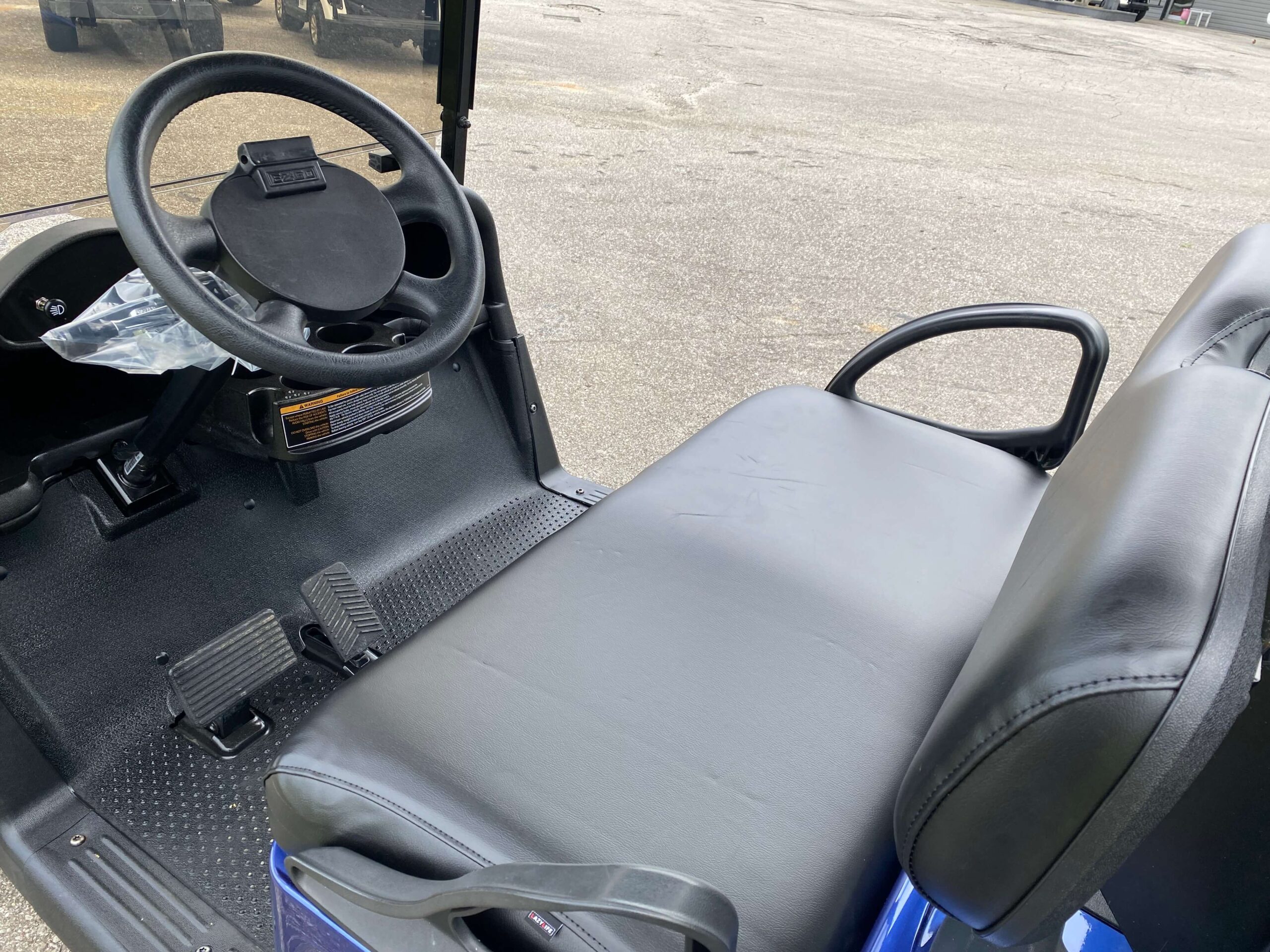 2018 EZGO RXV photo 8