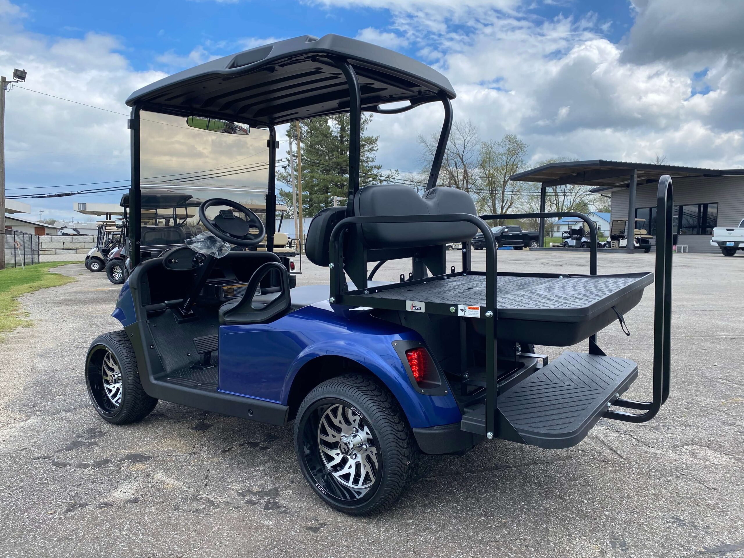 2018 EZGO RXV photo 5