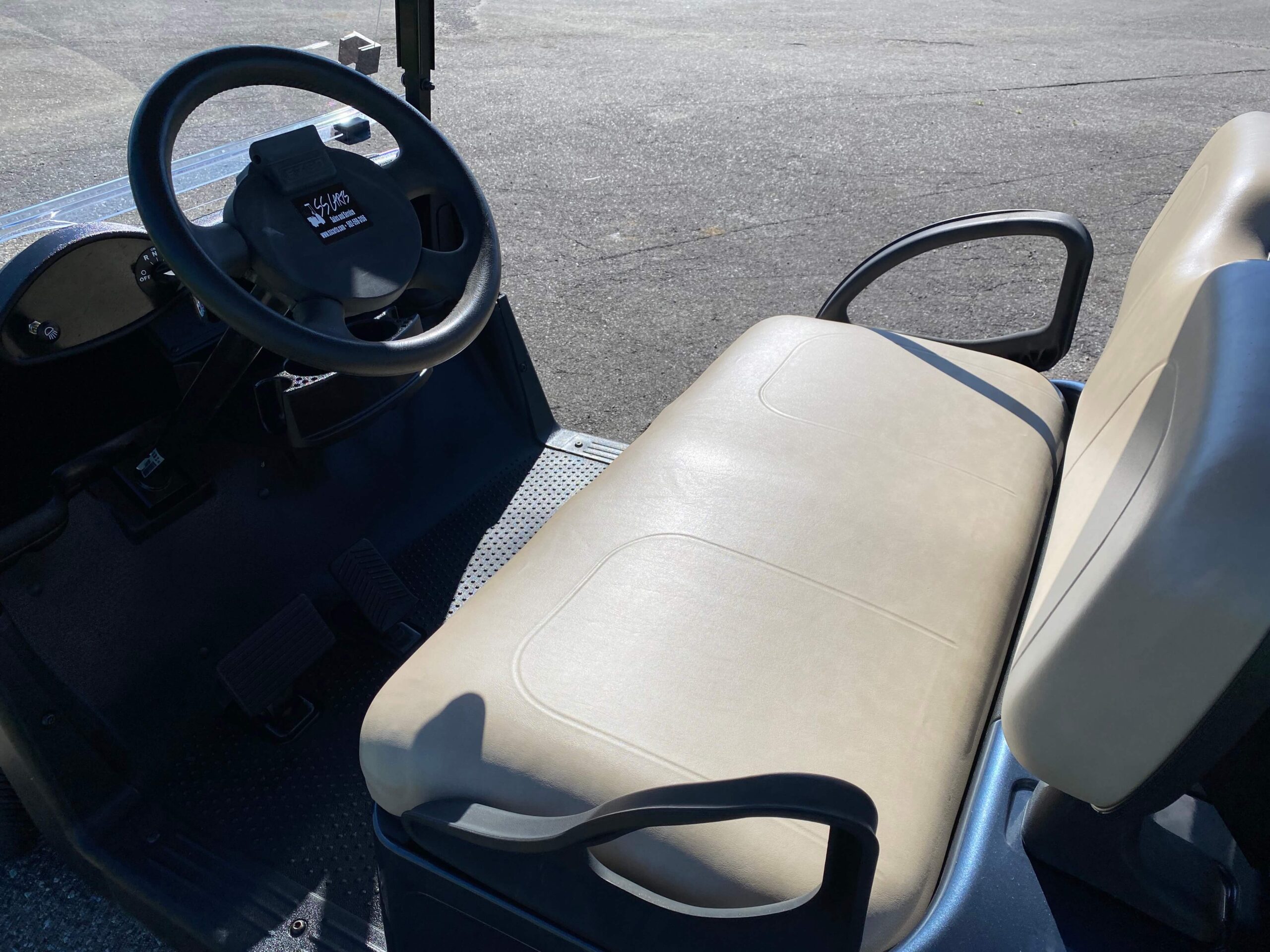 2018 EZGO RXV photo 8