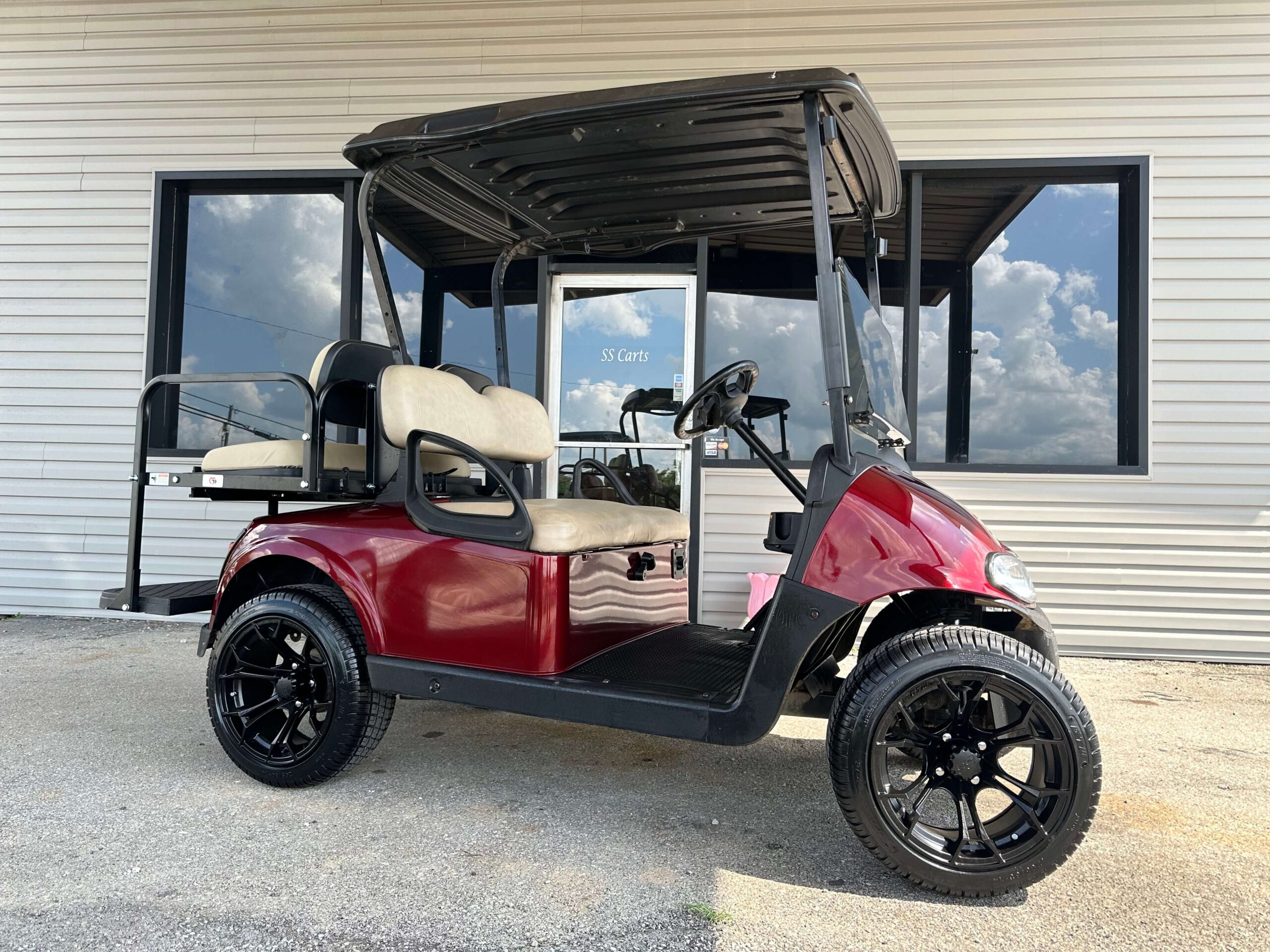 2018 EZGO RXV