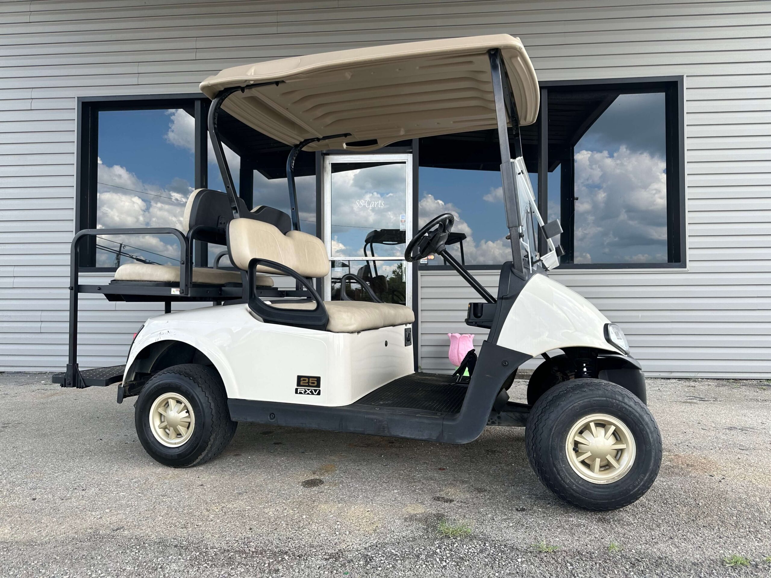 2020 EZGO RXV