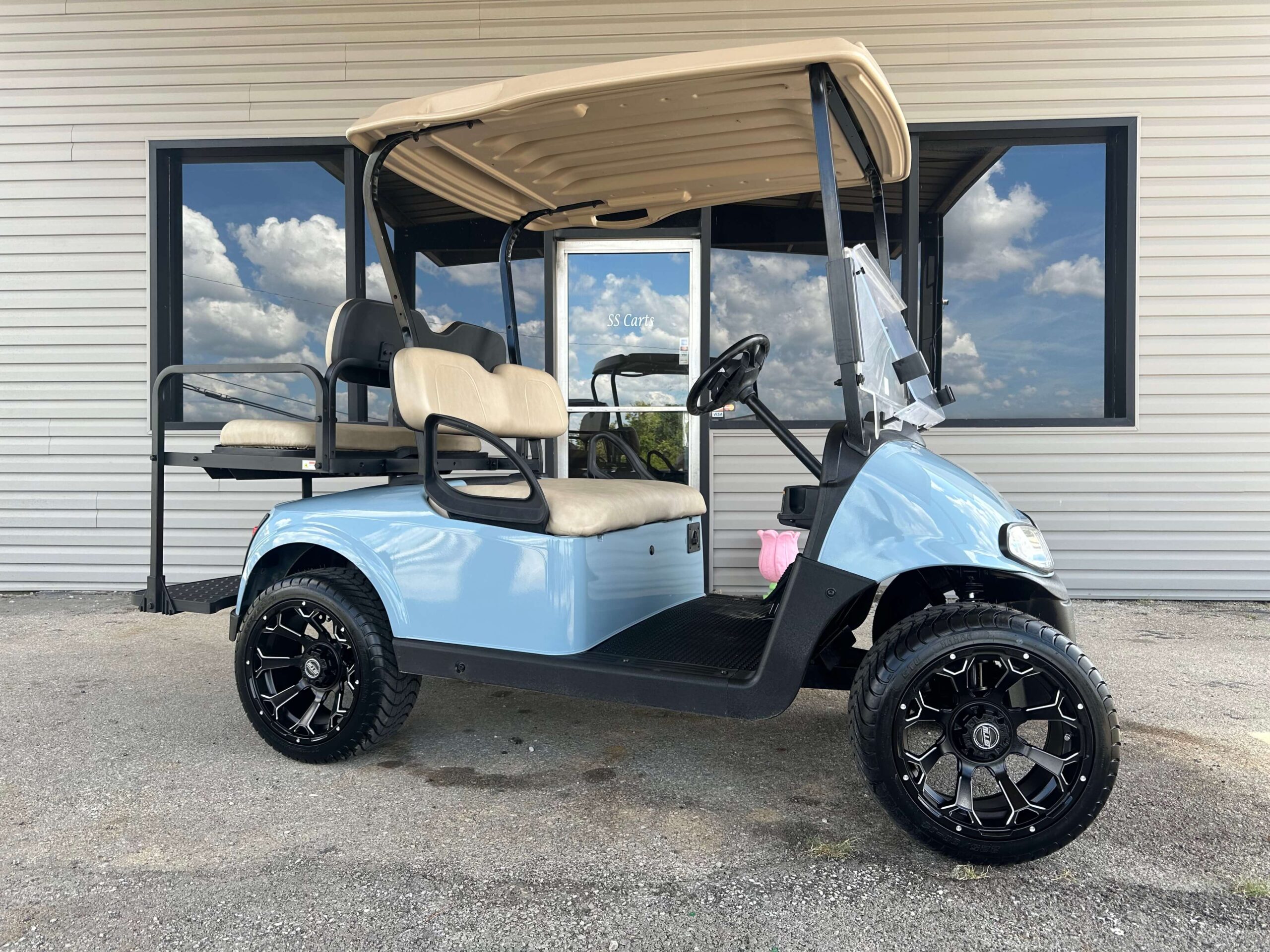2020 EZGO RXV