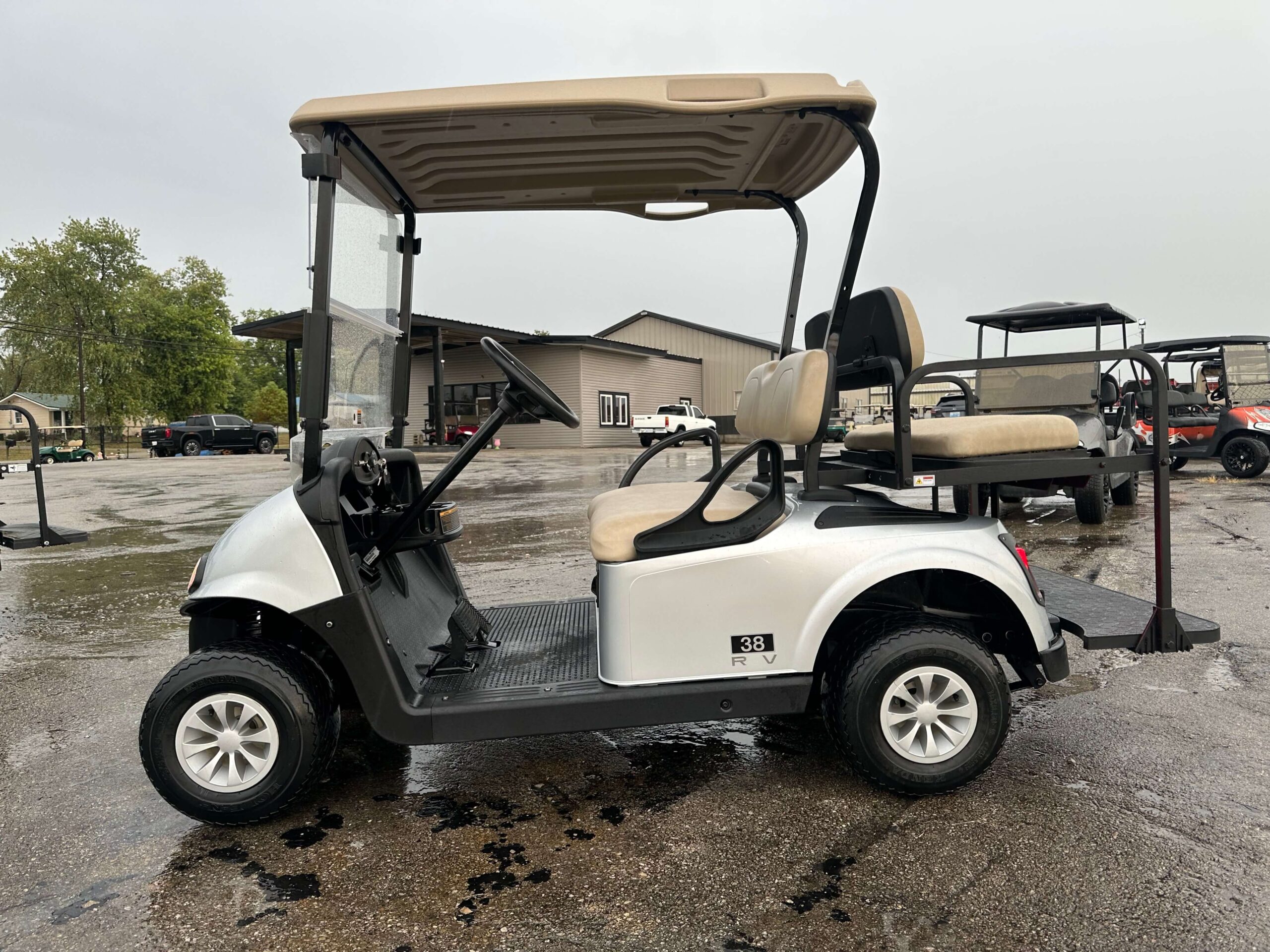 2021 EZGO RXV photo 7