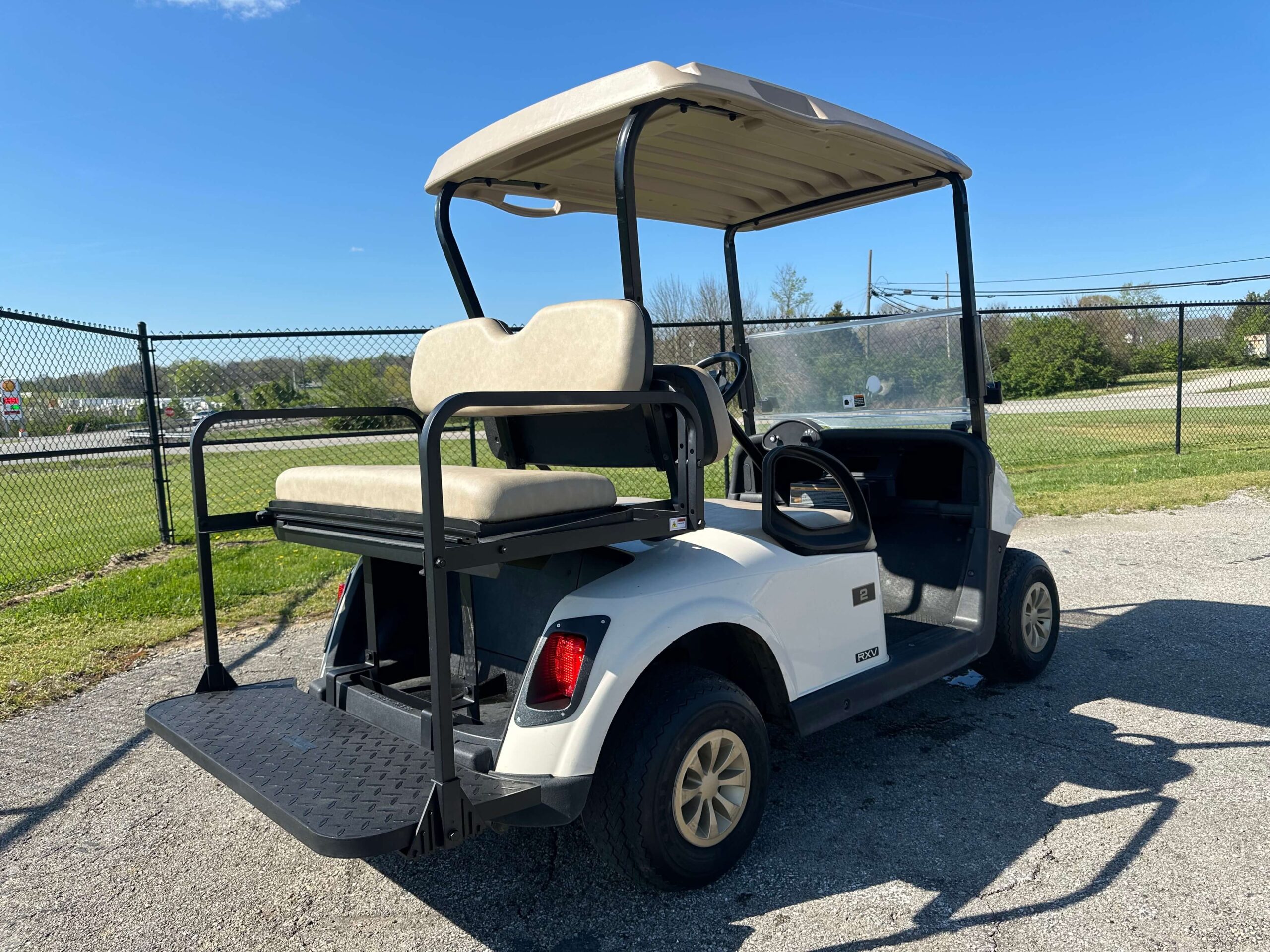 2019 EZGO RXV photo 4