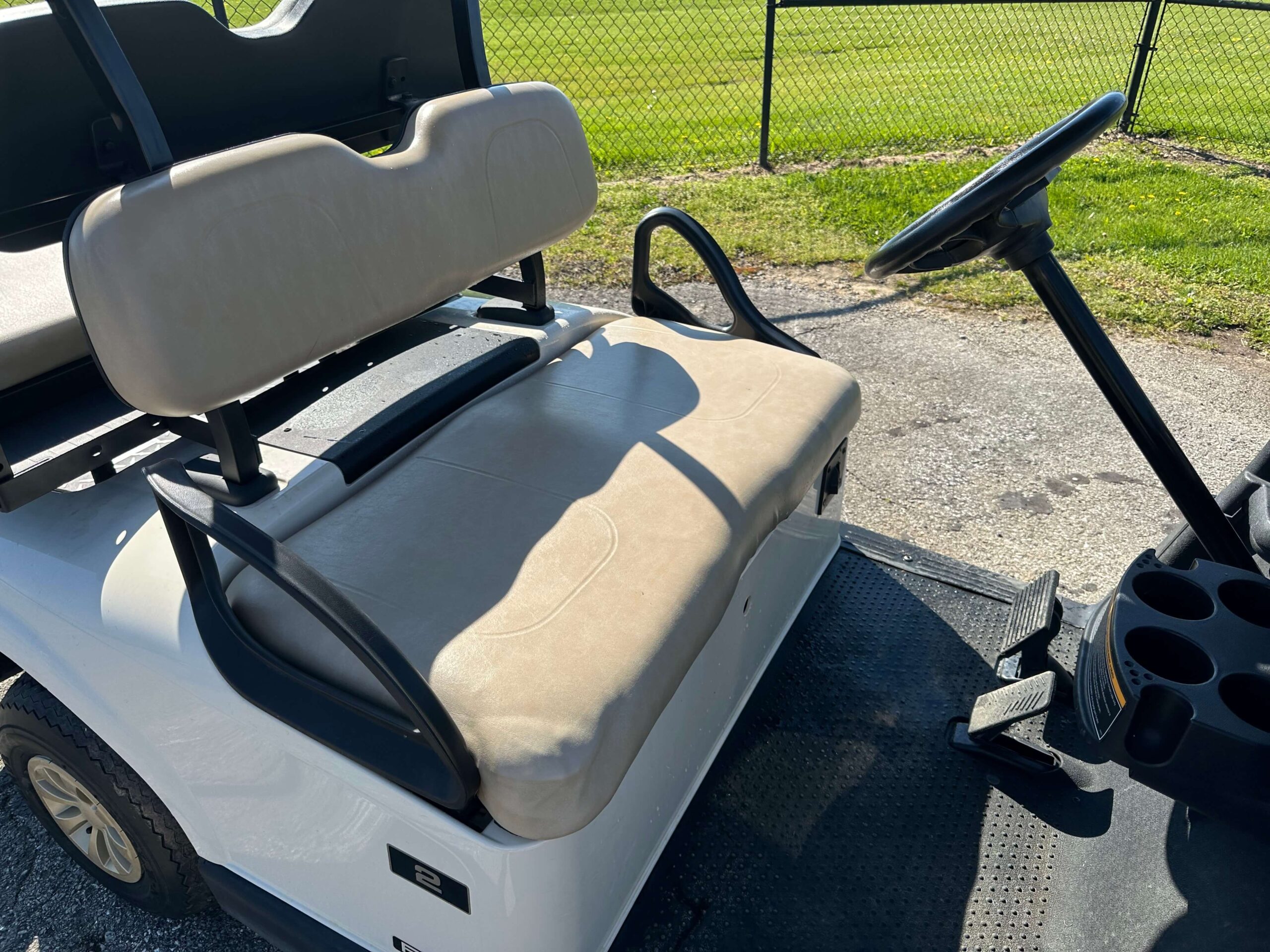 2019 EZGO RXV photo 3