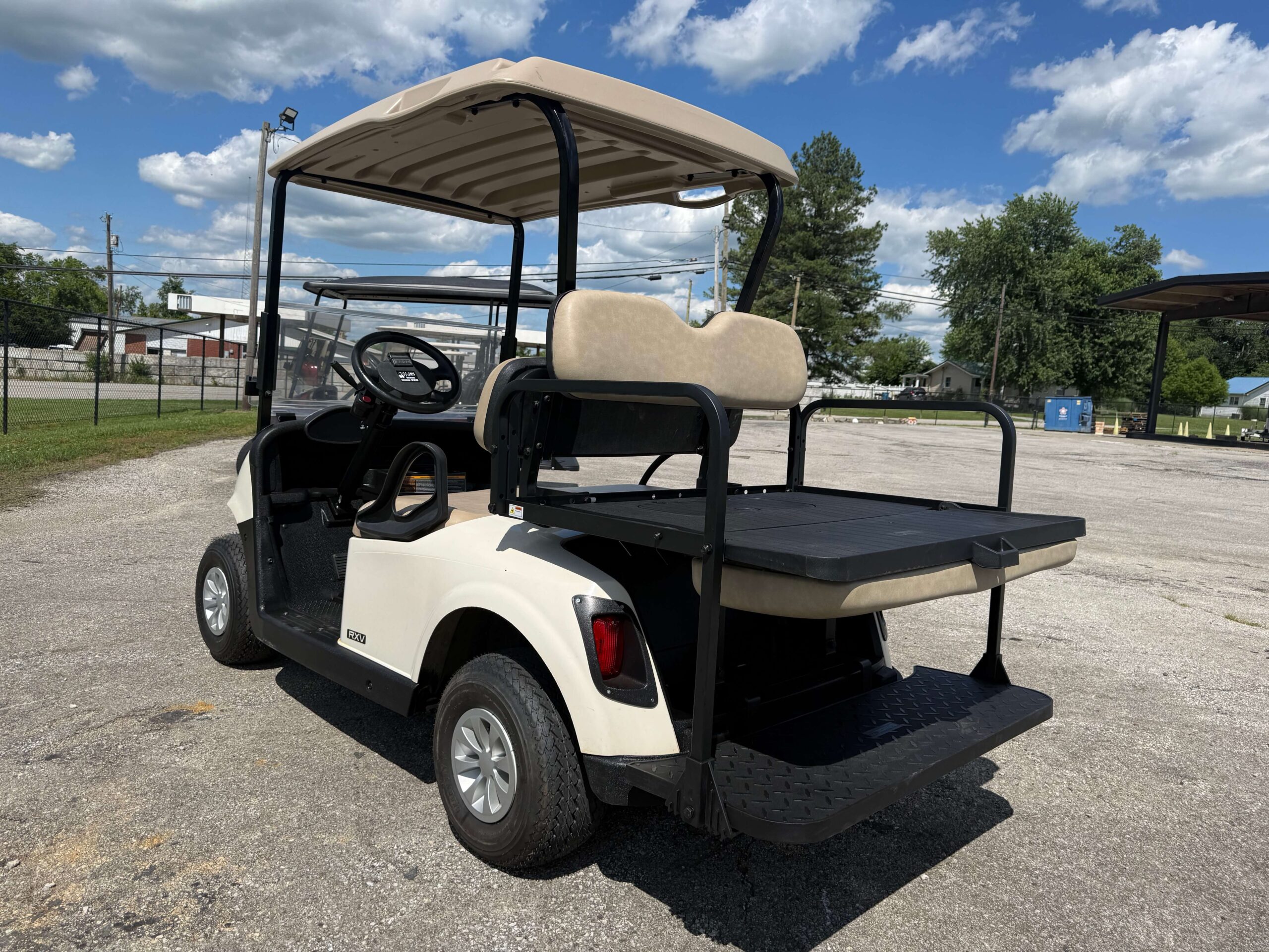 2019 EZGO RXV photo 5