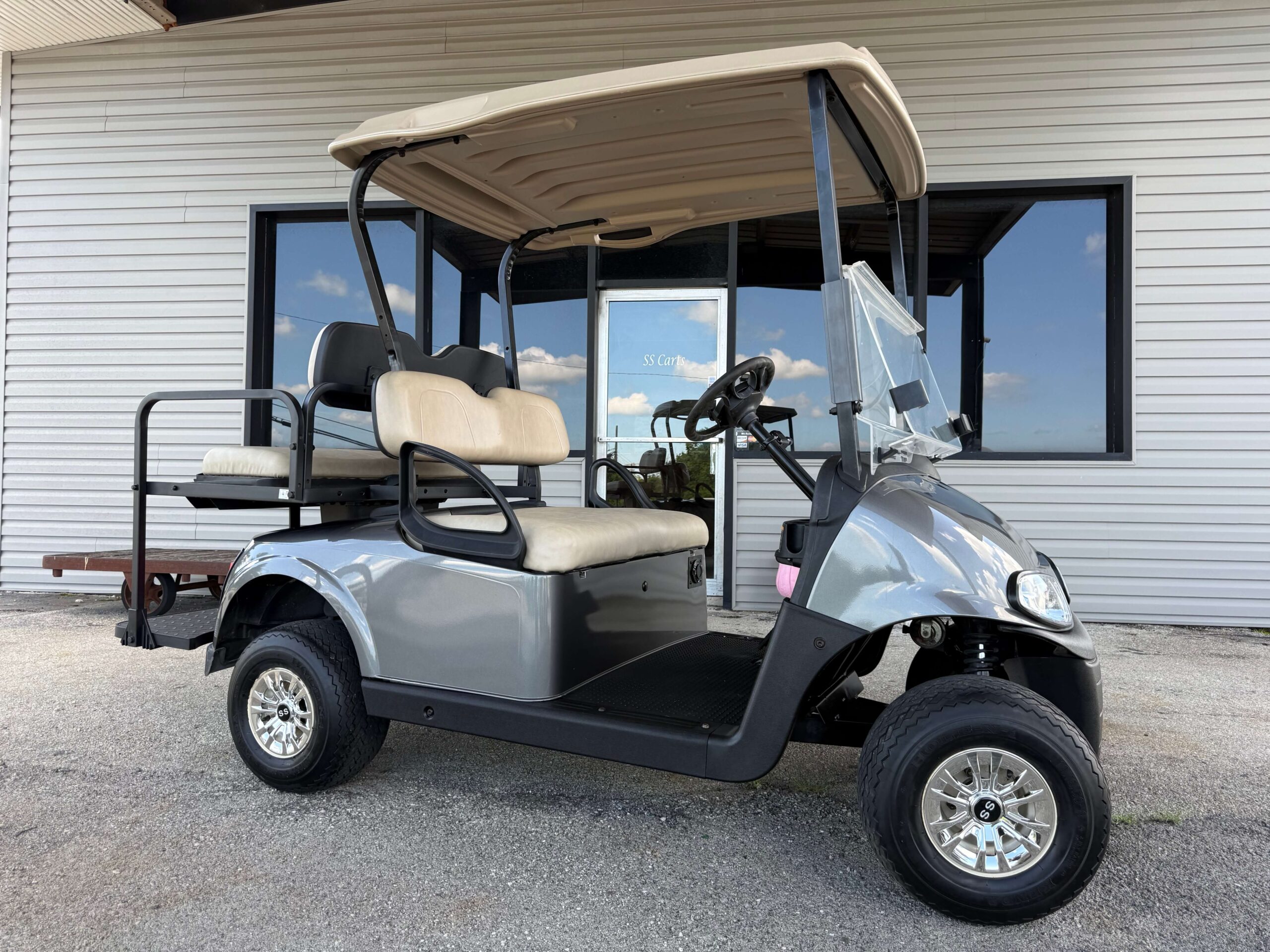 2017 E-Z GO RXV Lithium 4P | Gray