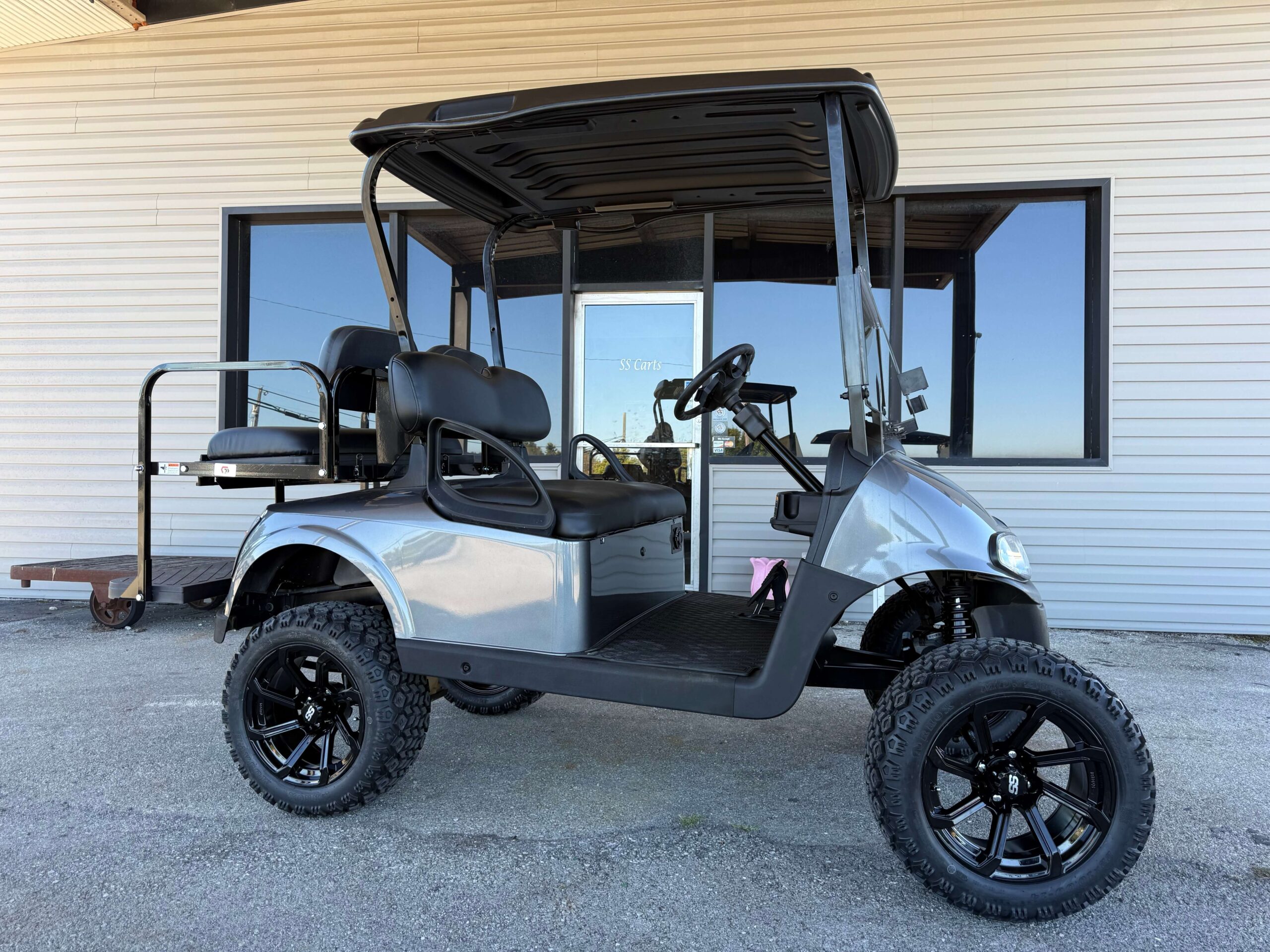2021 E-Z GO RXV Lifted Lithium 4P | Metallic Grey