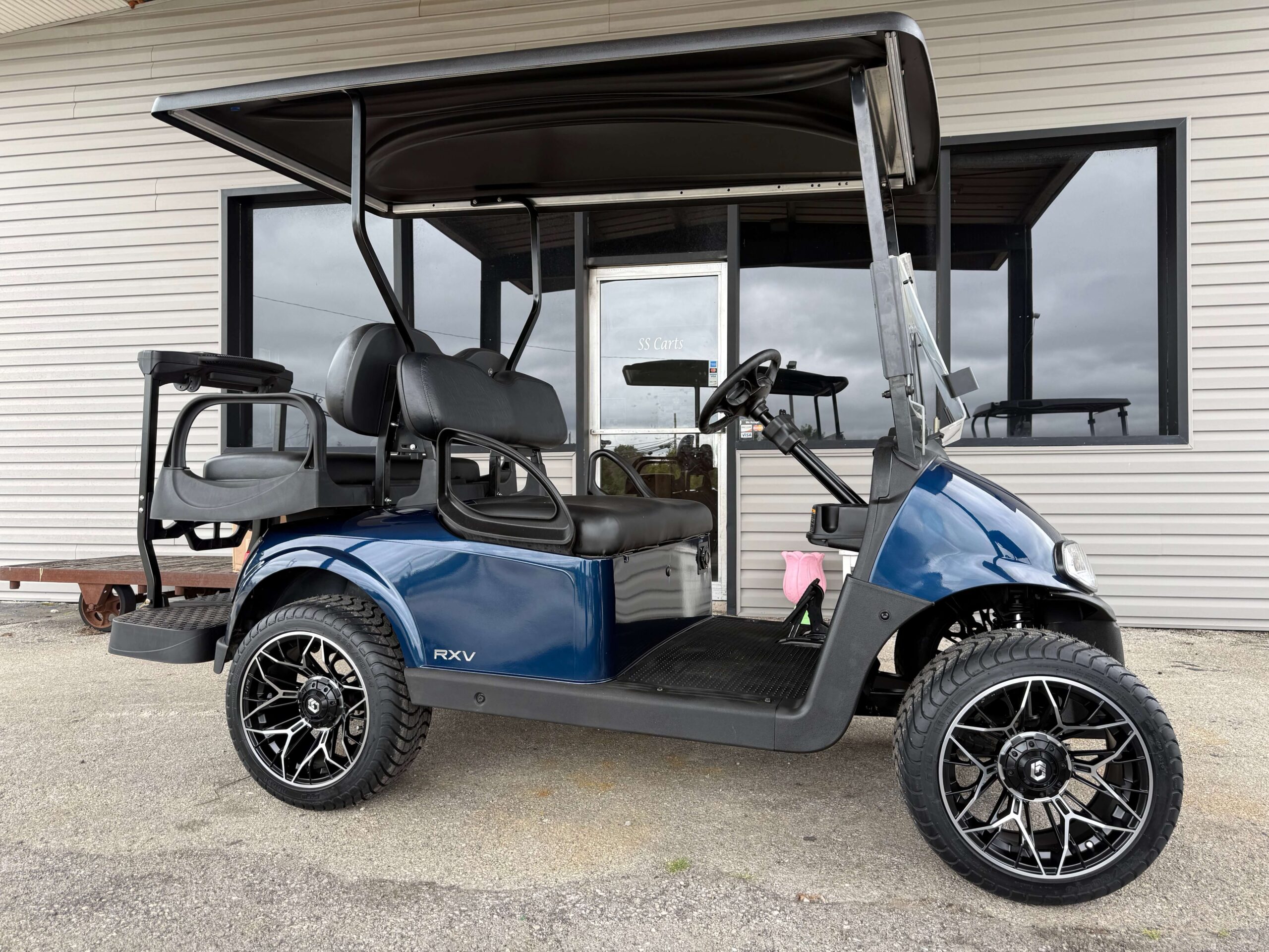 2021 E-Z GO RXV Lithium 4P | Patriot Blue