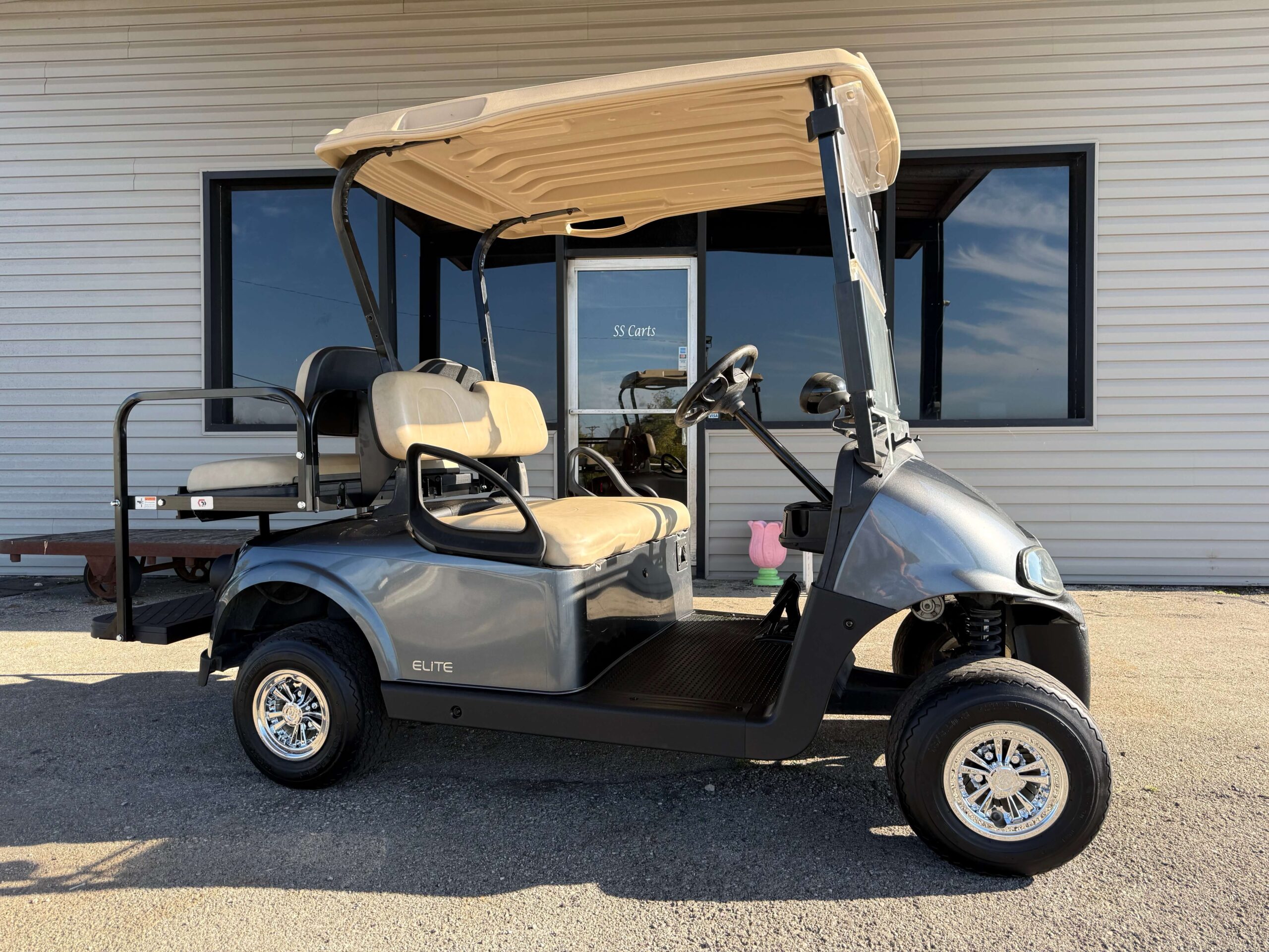 2022 E-Z GO RXV ELiTE Lithium 4P | Grey