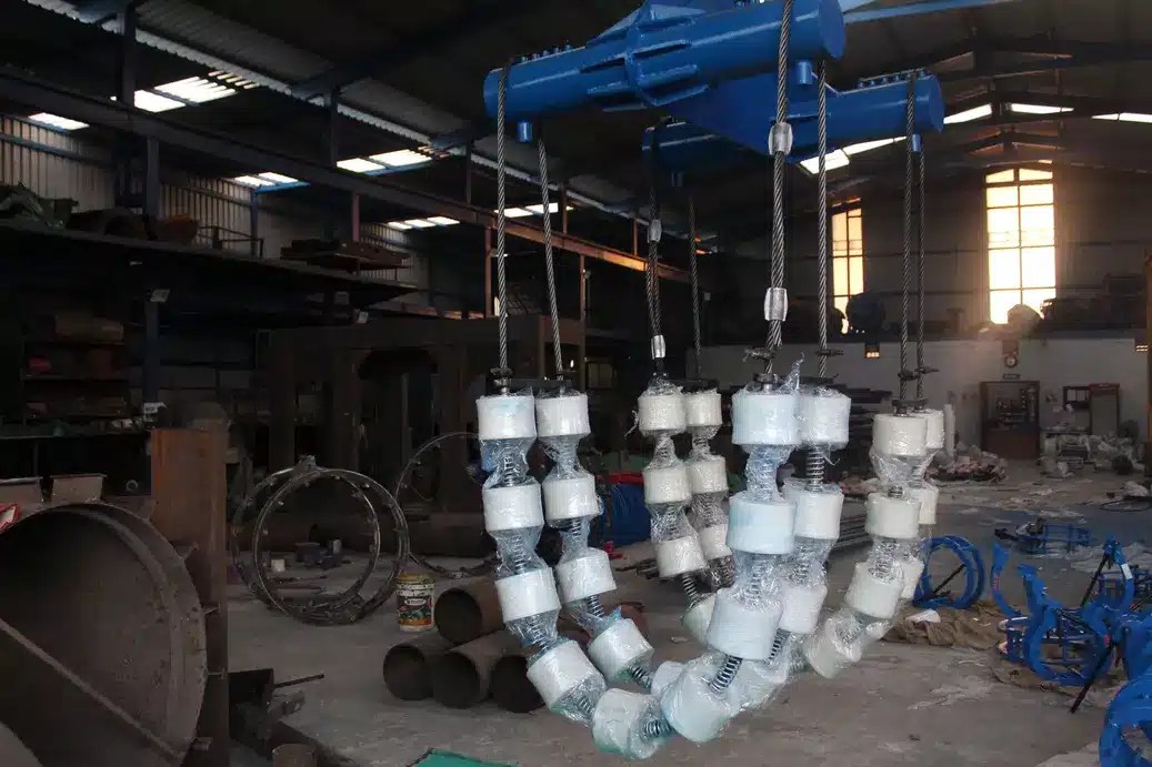 Pipe rollie cradle double string