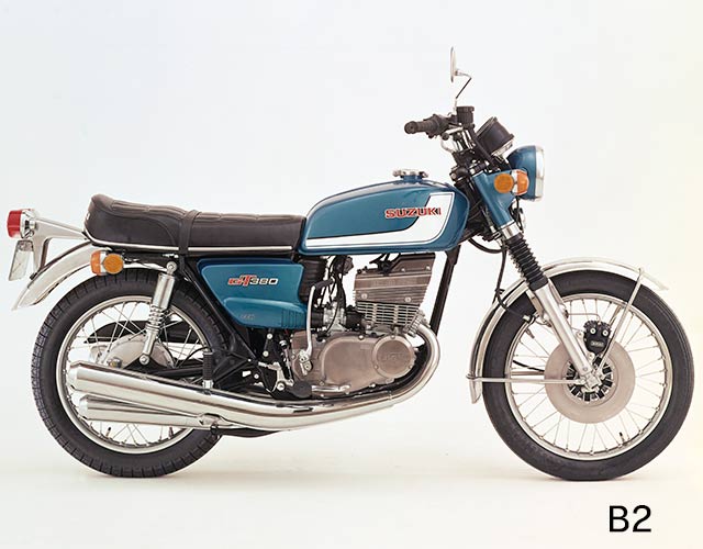 Suzuki GT380（1972年）＜ヨンヒャク今昔物語＞-Be Reborn- - web