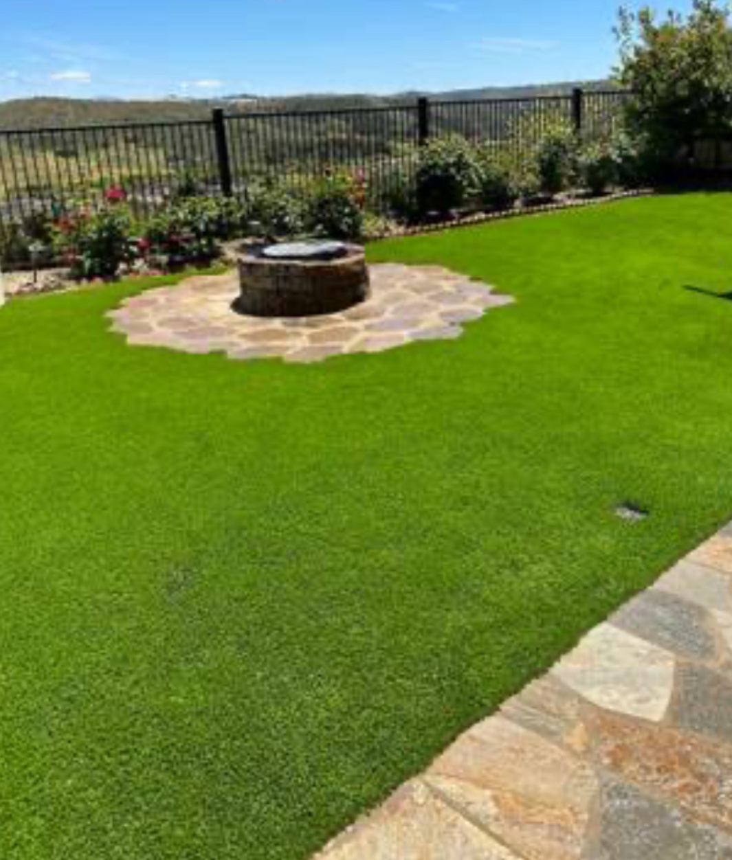Evergreen Deluxe Artificial Grass Turf – Perfect for Landscaping and Pet Play Areas