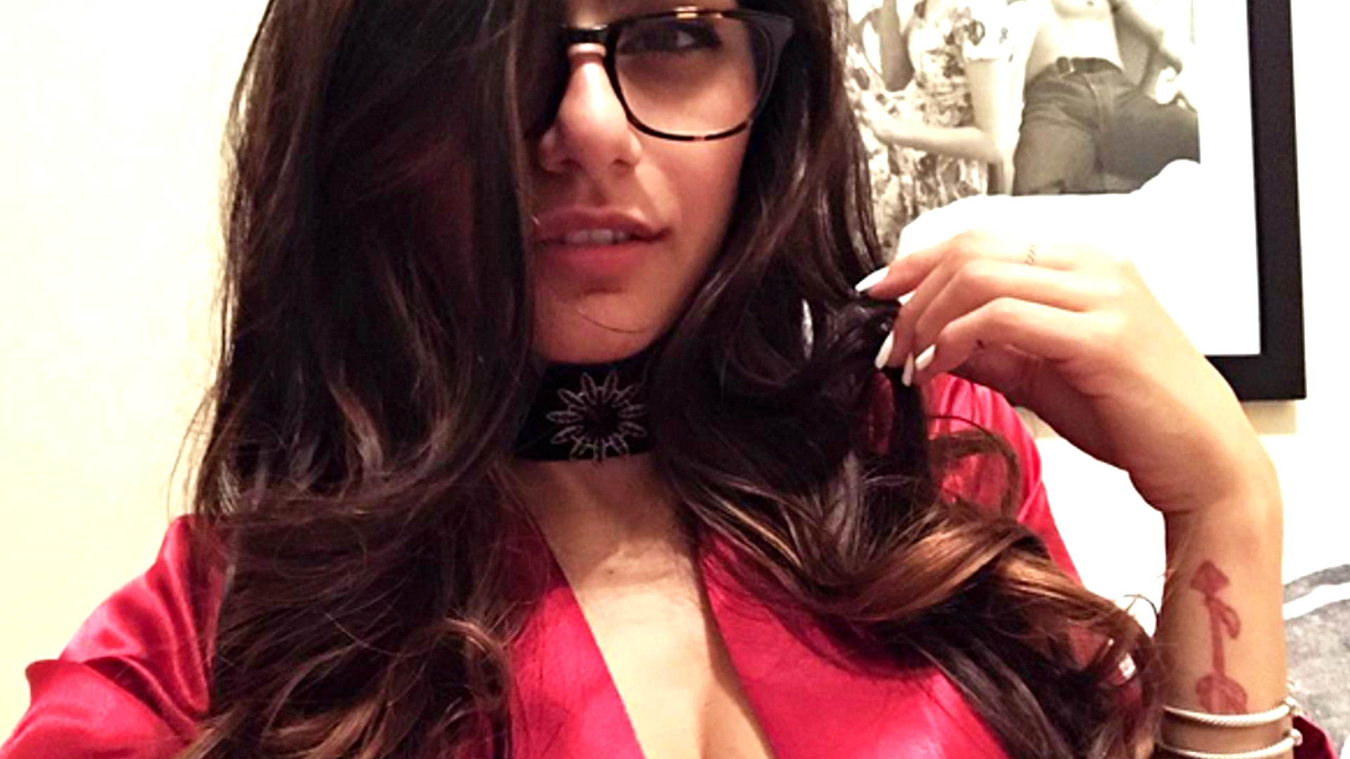Esquiva esta, Canelo: la actriz de cine porno Mia Khalifa le envió unos sugerentes mensajes