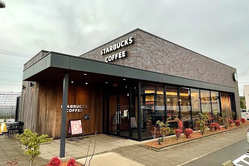 スタバ 金沢鞍月店