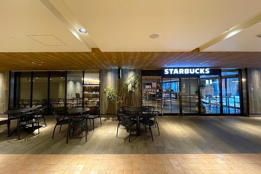 スタバ 梅田エスト