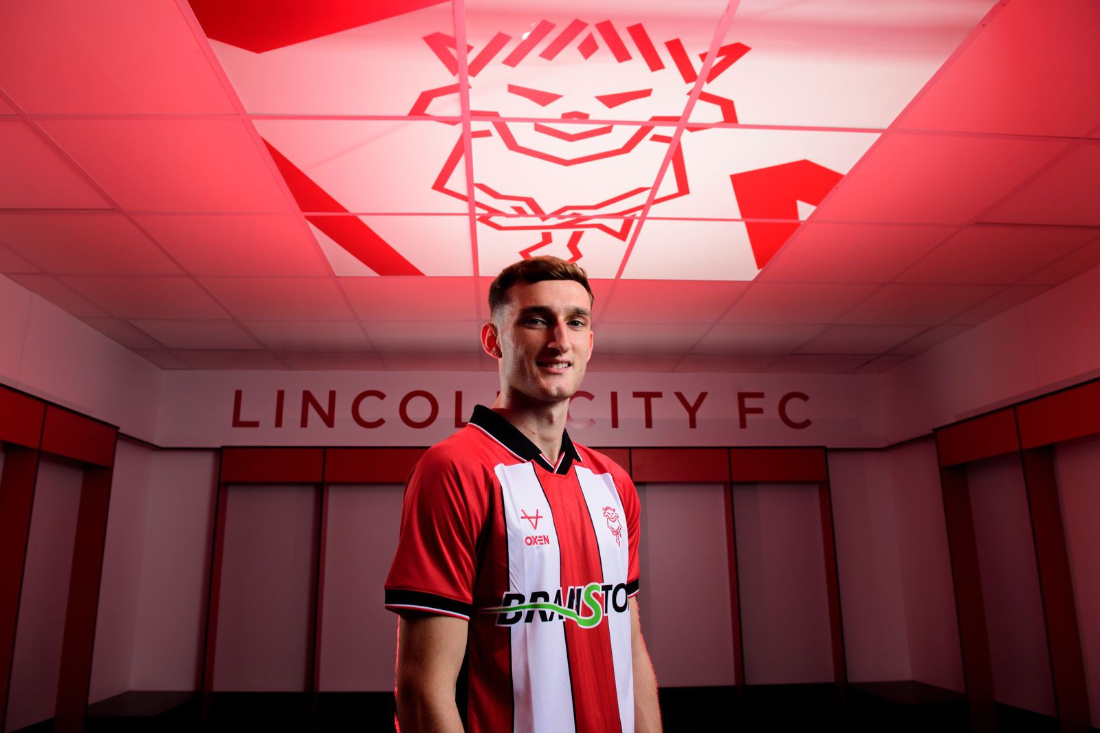 Lincoln City Complete Signing Of Exciting Premier League Prospect
