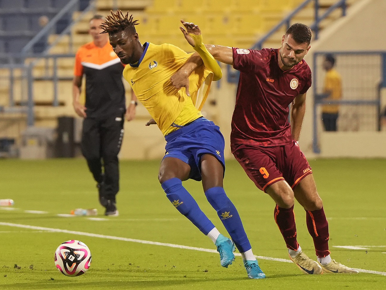 الغرافة يبحث عن بداية مثالية بمواجهة أم صلال في استاد البيت المونديالي
