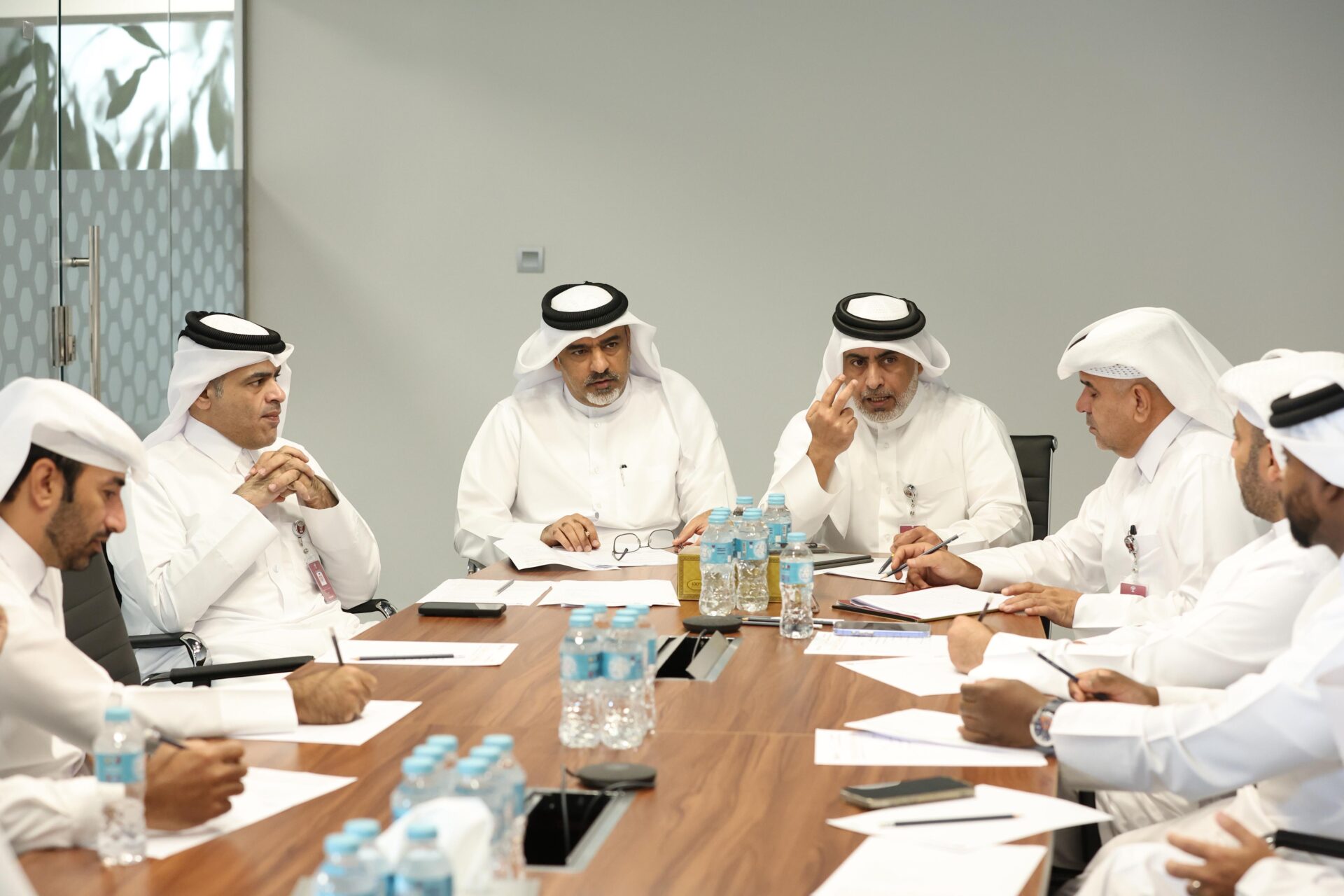 برئاسة إبراهيم شاهين السليطي .. إدارة كرة الصالات والشاطئية تعقد اجتماعاً تنسيقياً مع الأندية