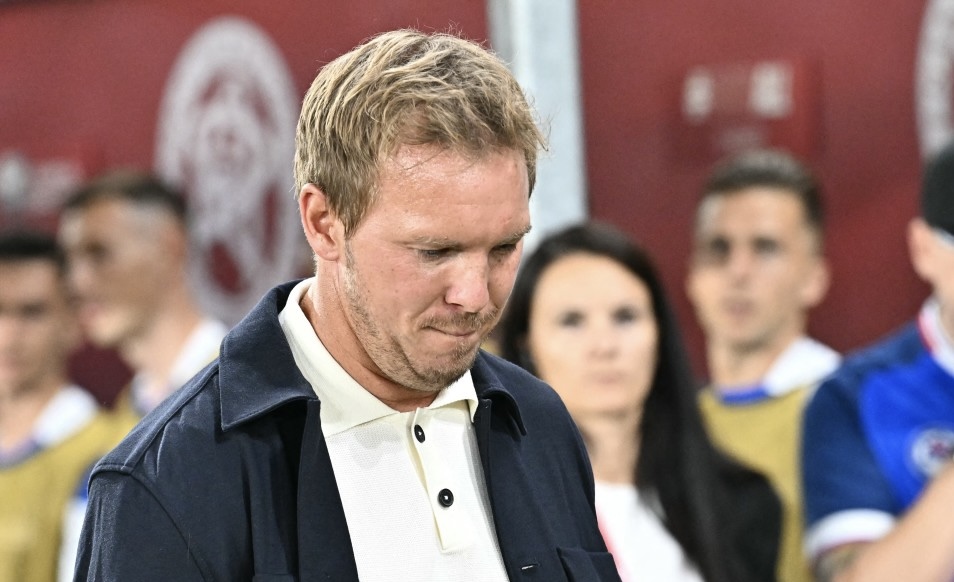 بعد خسارتهم المدوية ، الألمان محبطون وناغلسمان يوبّخ لاعبيه!