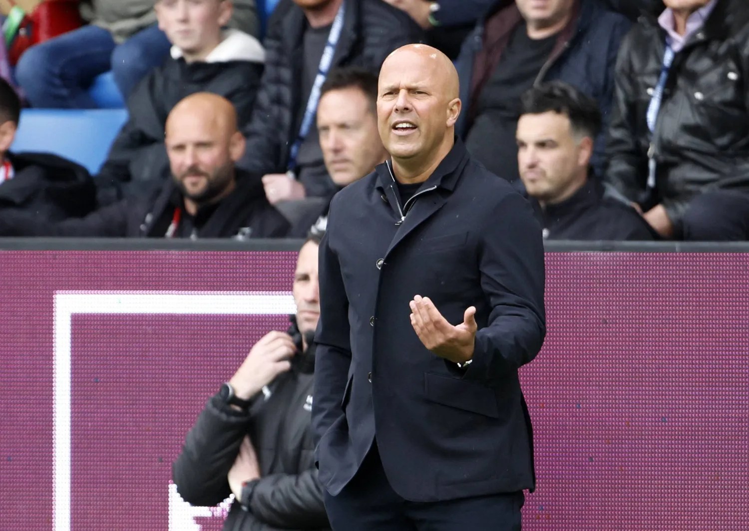 سلوت: إيزاك غير جاهز&hellip; لكنه قد يلعب ضد أتليتيكو مدريد&nbsp;