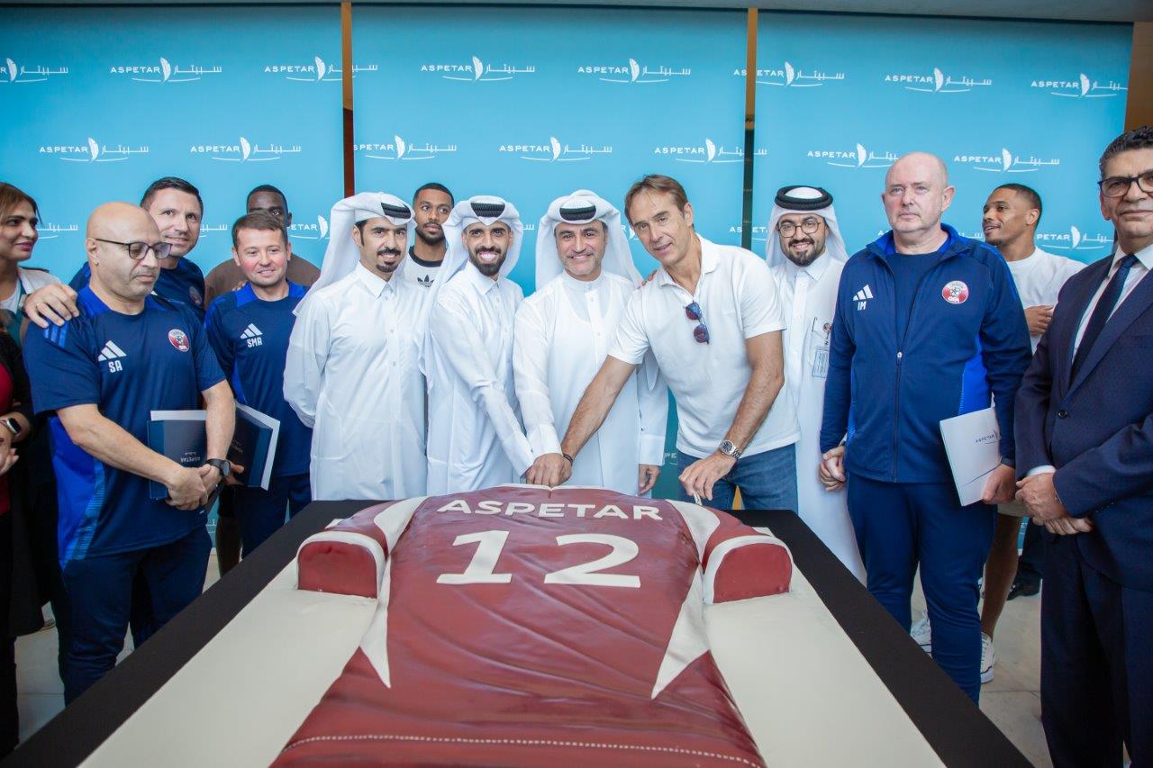 سبيتار يحتفي بالطاقم الطبي للمنتخب القطري بعد التأهل لكأس العالم 2026