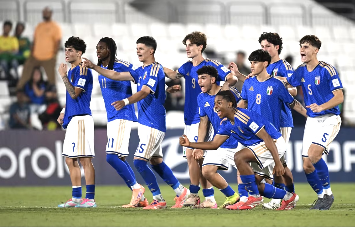 منتخب إيطاليا يفوز على البرازيل وتنتزع أول ميدالية لها في مونديال الناشئين منتخب إيطاليا يفوز على البرازيل وتنتزع أول ميدالية لها في مونديال الناشئين