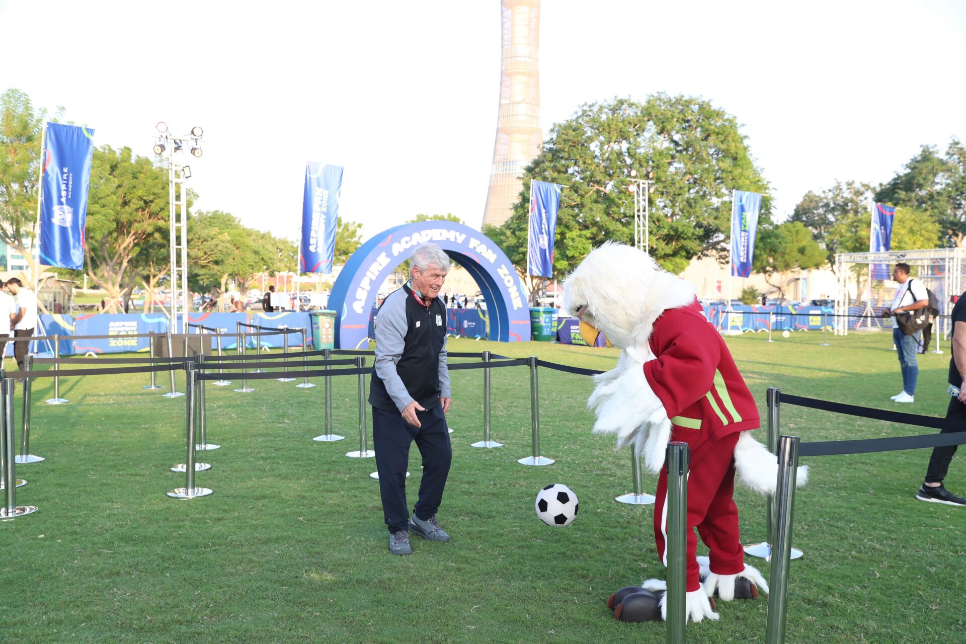 إقبال جماهيري واسع على منطقة مشجعي أكاديمية أسباير