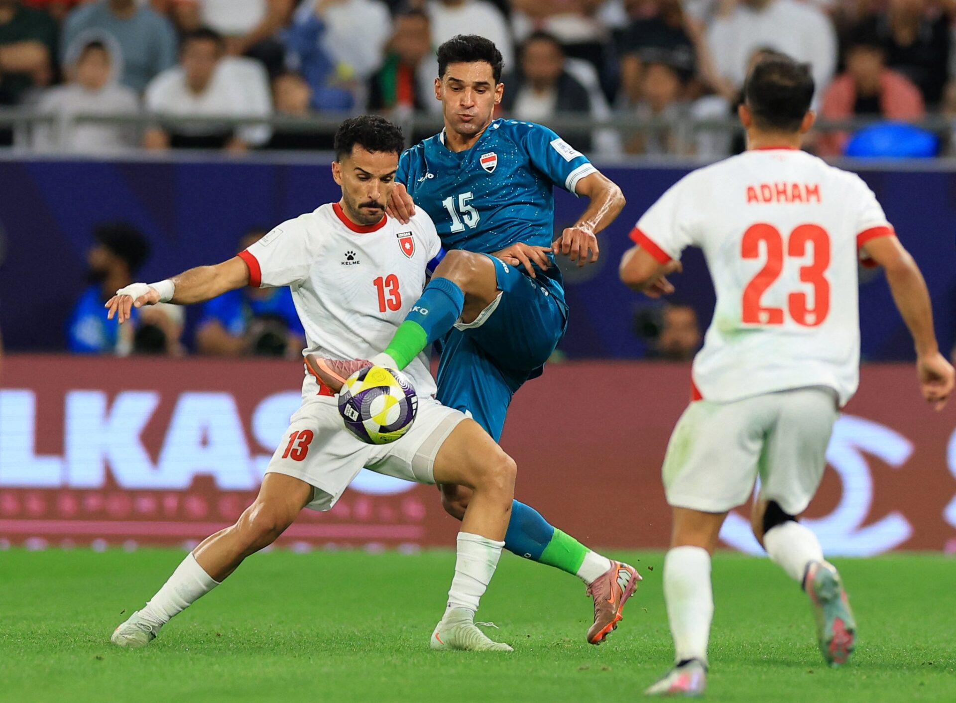 منتخب الأردن يتخطى العراق ويضرب موعدا مع السعودية في نصف النهائي