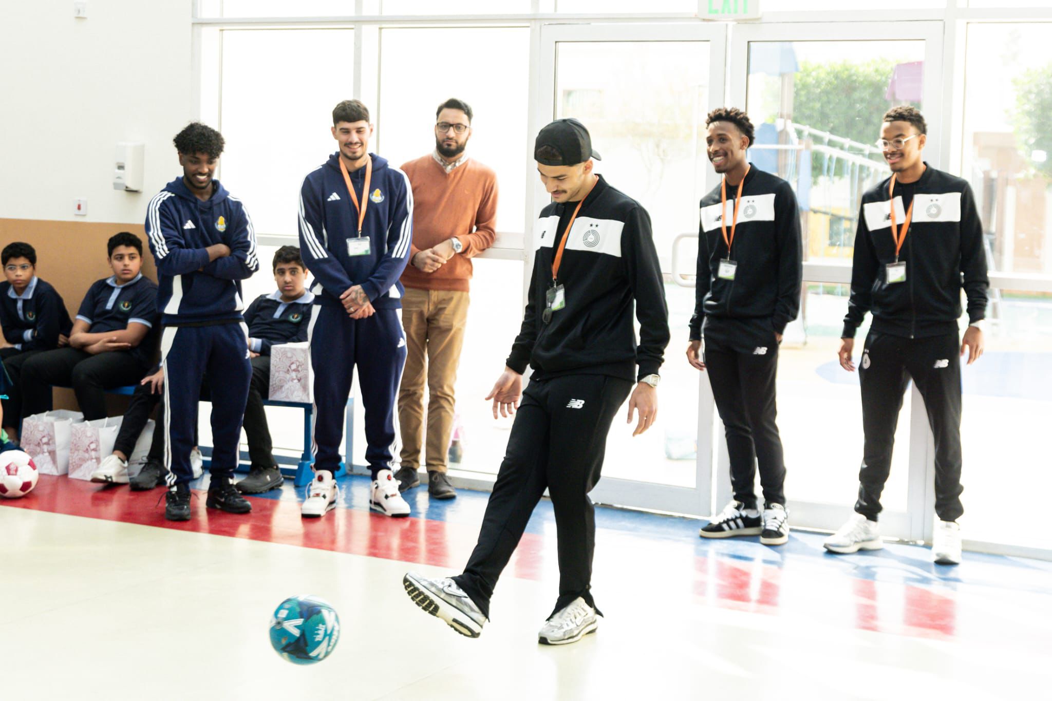 مؤسسة دوري نجوم قطر تنظّم فعالية ترويجية لمباراة الغرافة والسد بمدرسة الخليج الإنكليزية مؤسسة دوري نجوم قطر تنظّم فعالية ترويجية لمباراة الغرافة والسد بمدرسة الخليج الإنكليزية