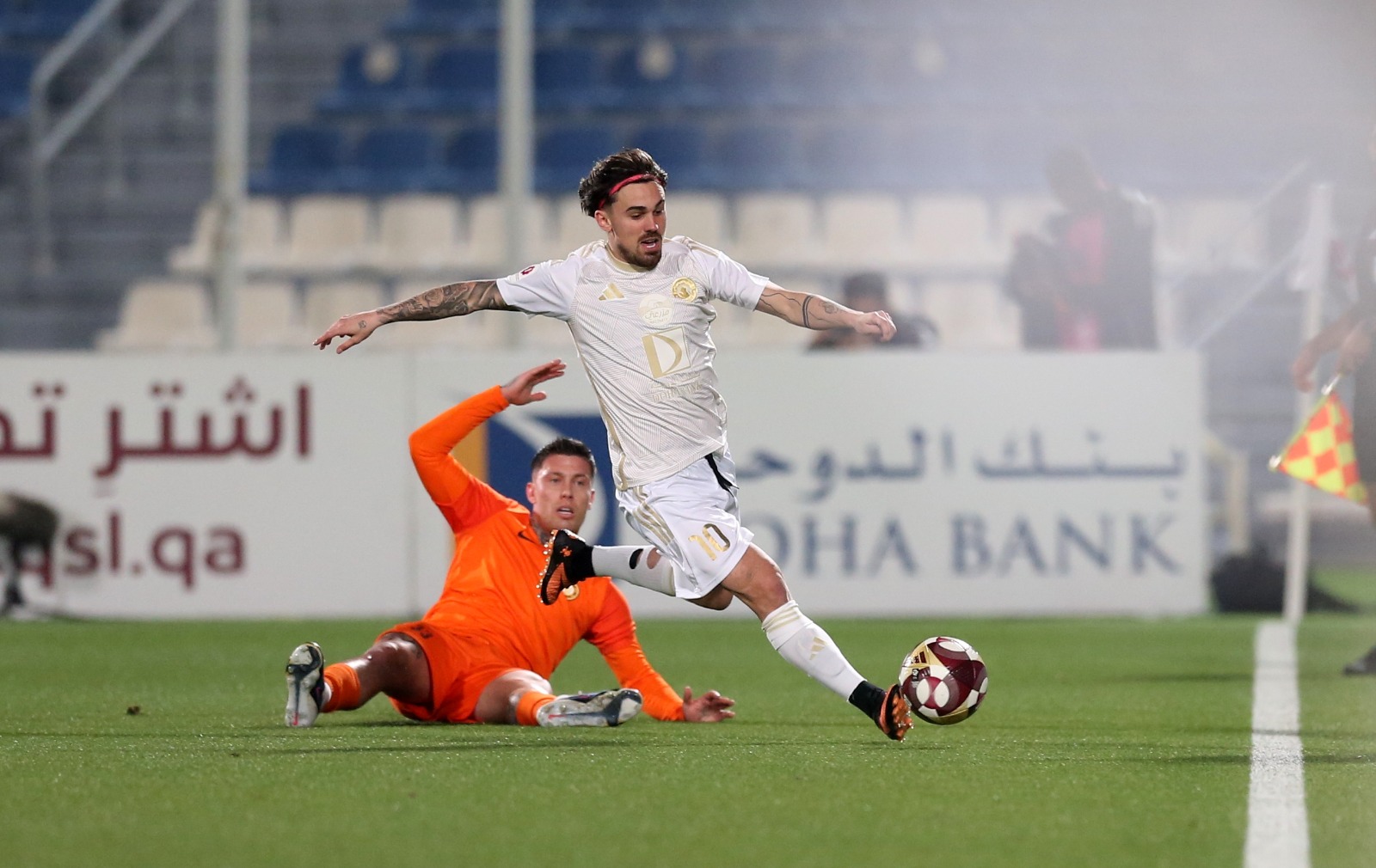 العربي يفوز على أم صلال برباعية مقابل هدفين في الجولة الرابعة عشرة من الدوري العربي يفوز على أم صلال برباعية مقابل هدفين في الجولة الرابعة عشرة من الدوري