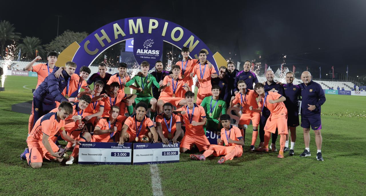 برشلونة يفوز على باريس سان جيرمان في النهائي ويتوج بلقب بطولة الكأس الدولية برشلونة يفوز على باريس سان جيرمان في النهائي ويتوج بلقب بطولة الكأس الدولية