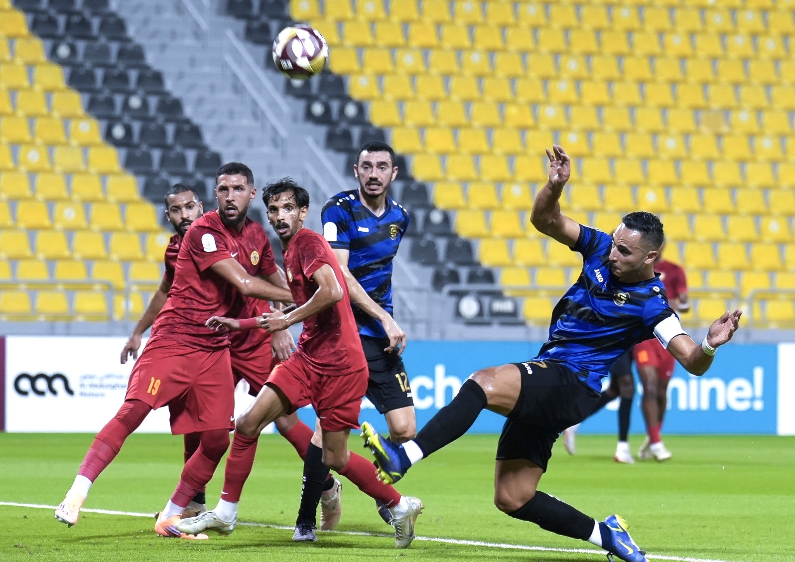 صراع محتدم بين أربع فرق لتأمين البقاء في الدوري وتجنب الهبوط