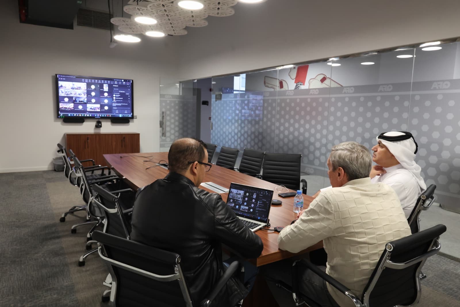 إدارة التحكيم في الاتحاد القطري لكرة القدم تشرح للأندية تعديلات الفيفا