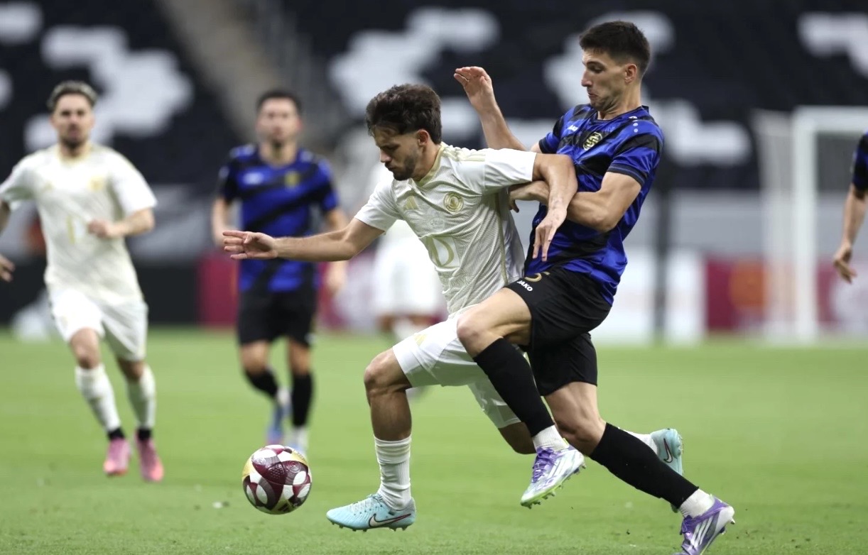 العربي للإقتراب من المربع&nbsp;&nbsp;والسيلية للهروب من المركز الأخير