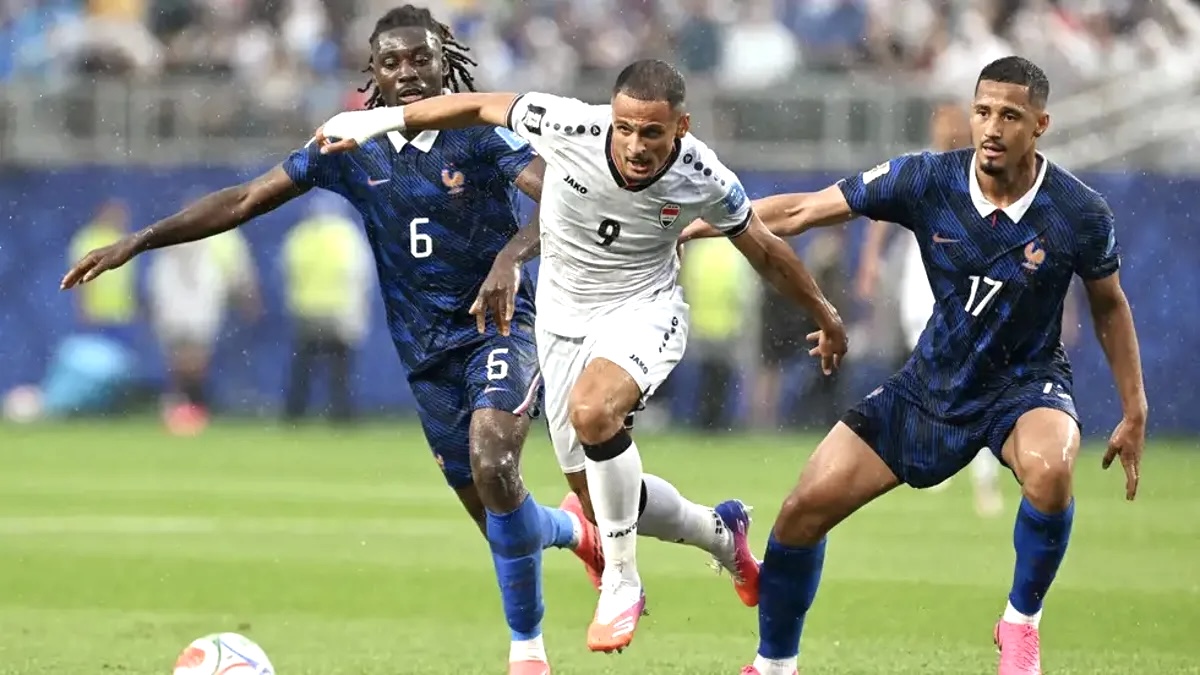 بعد توقف بسبب سوء الأحوال الجوية ، منتخب فرنسا يفوز على نظيره العراقي بثلاثية مقابل لاشيء بعد توقف بسبب سوء الأحوال الجوية ، منتخب فرنسا يفوز على نظيره العراقي بثلاثية مقابل لاشيء