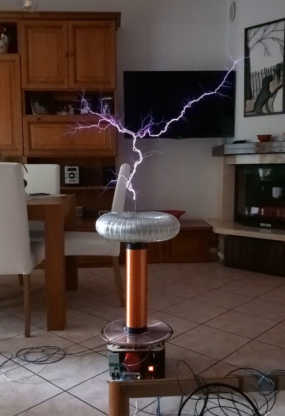 Bobina di Tesla e Alta Tensione - Maker Faire Trieste