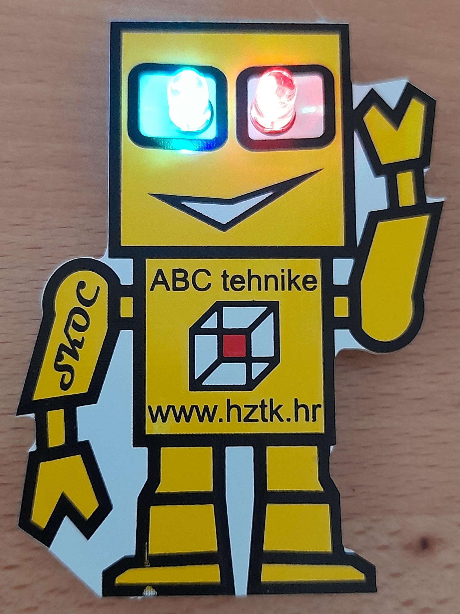 svjetleća značka - Maker Faire Zagreb