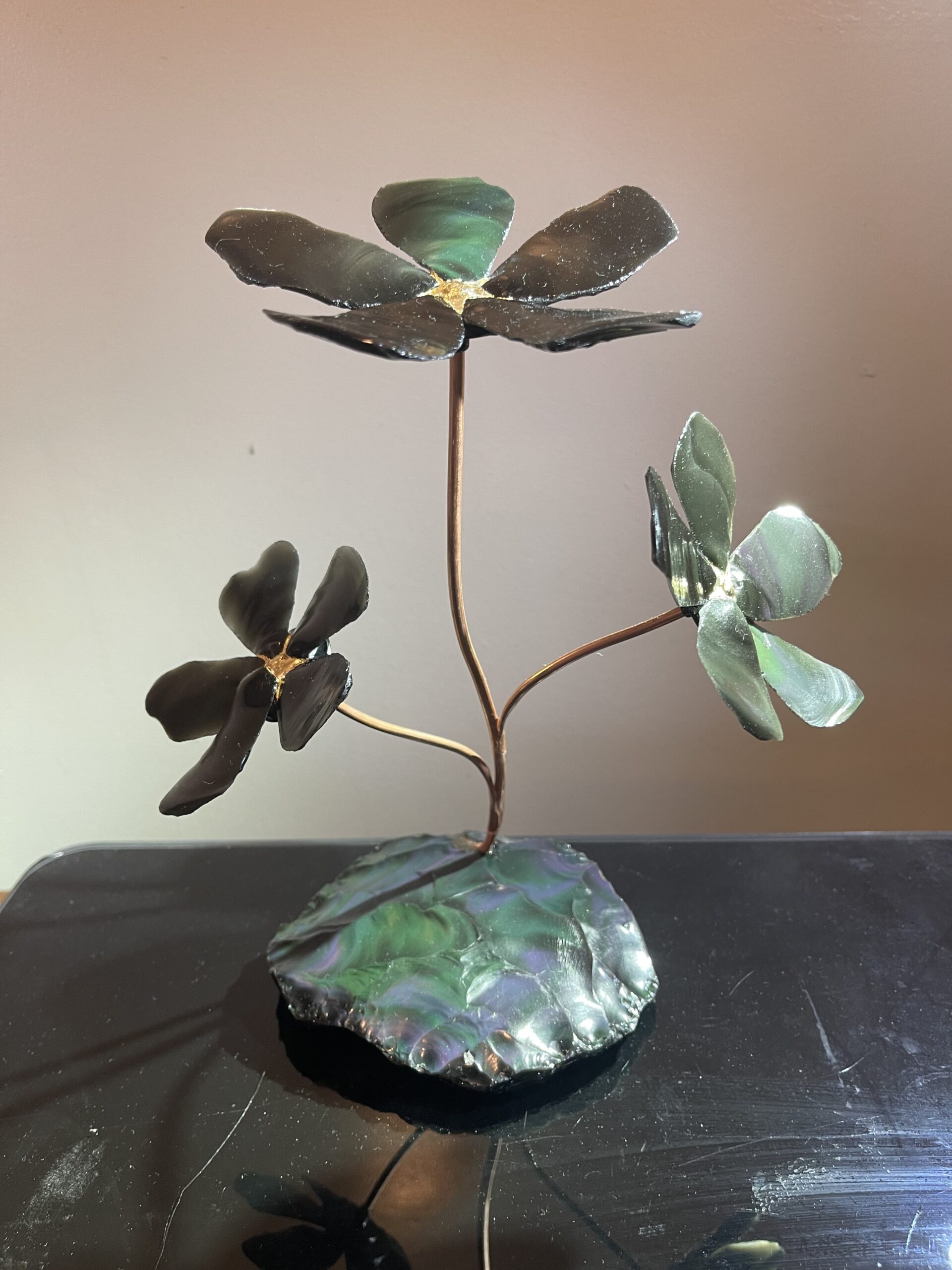 Flintknapping stone into Art with Rainbow Obsidian - Maker Faire Wayne County 2024